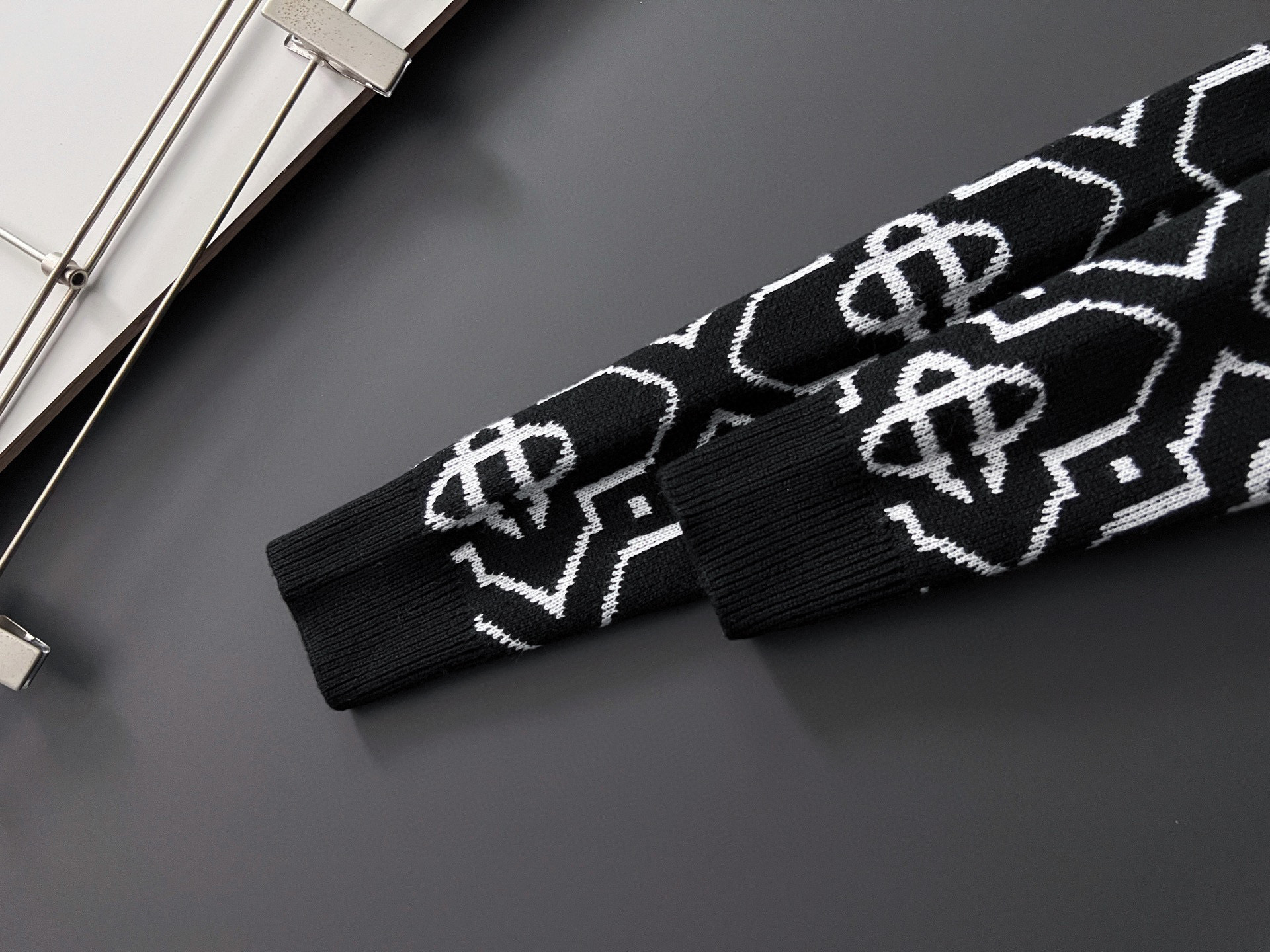 ）CasbaLanc*爆款秋冬新款高克重针织羊毛开衫，配色标识条纹工艺设计！钩织标识条纹修饰，设计经典配