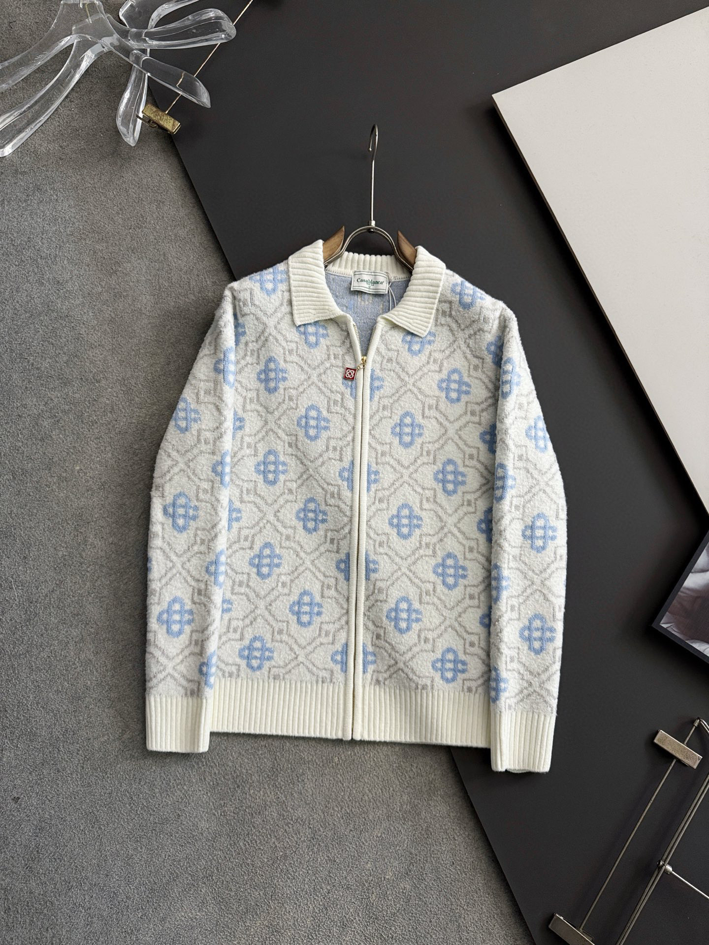 ）CasbaLanc*爆款秋冬新款高克重针织羊毛开衫，配色标识条纹工艺设计！钩织标识条纹修饰，设计经典配