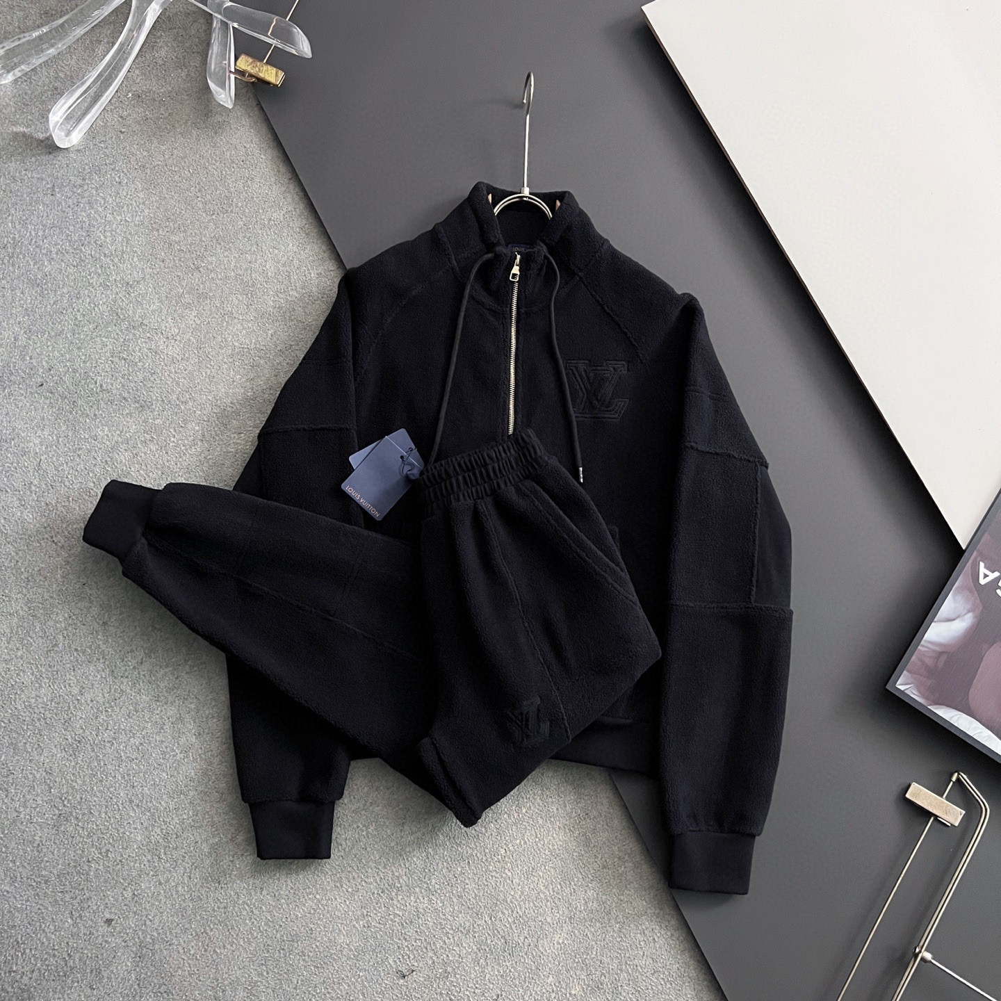 ）套装1V*！🔥｜独家 高端定制毛巾棉颗粒绒拼接剪裁，上身不臃肿，不缩水，无尘，黑色洗后不泛白，。 最新