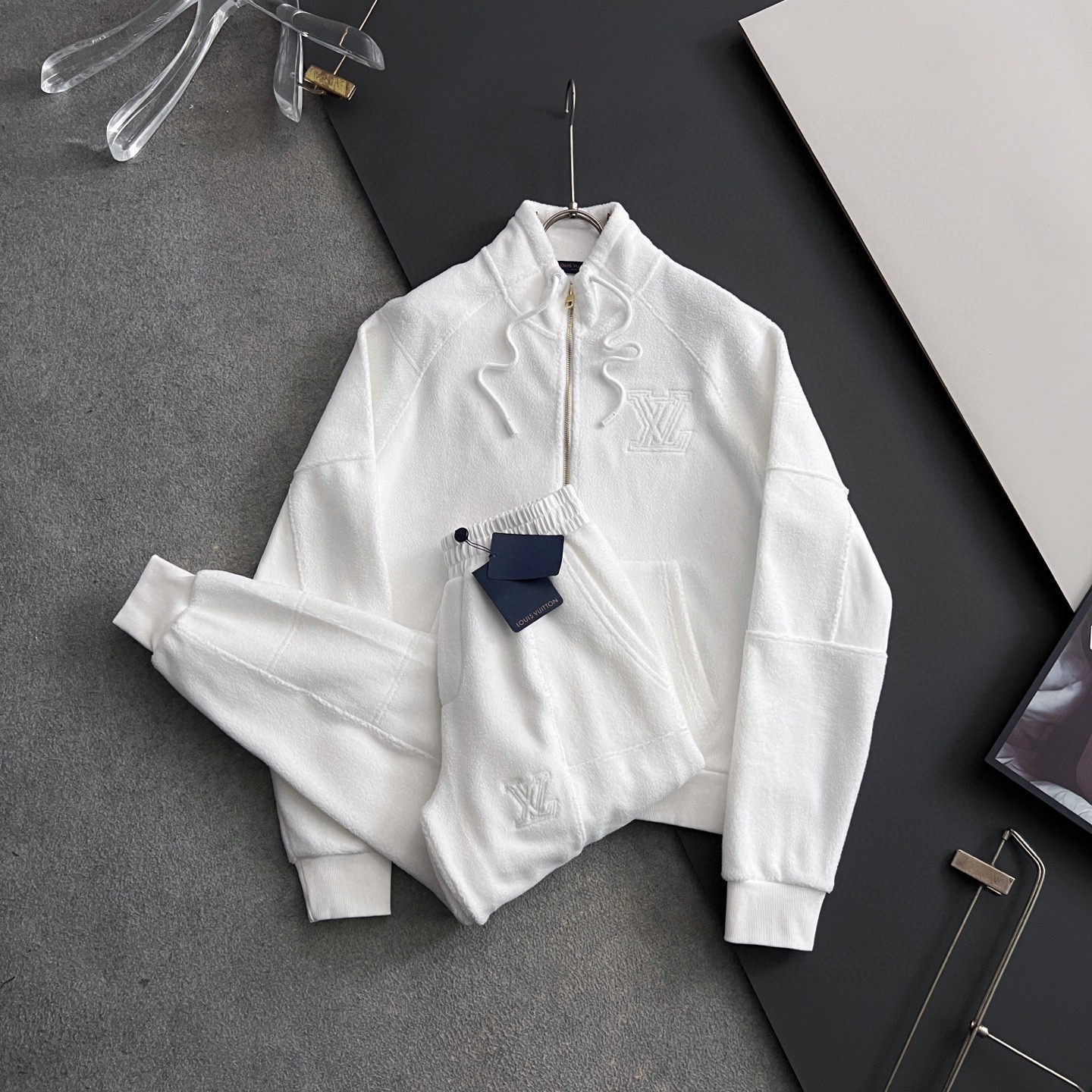 ）套装1V*！🔥｜独家 高端定制毛巾棉颗粒绒拼接剪裁，上身不臃肿，不缩水，无尘，黑色洗后不泛白，。 最新