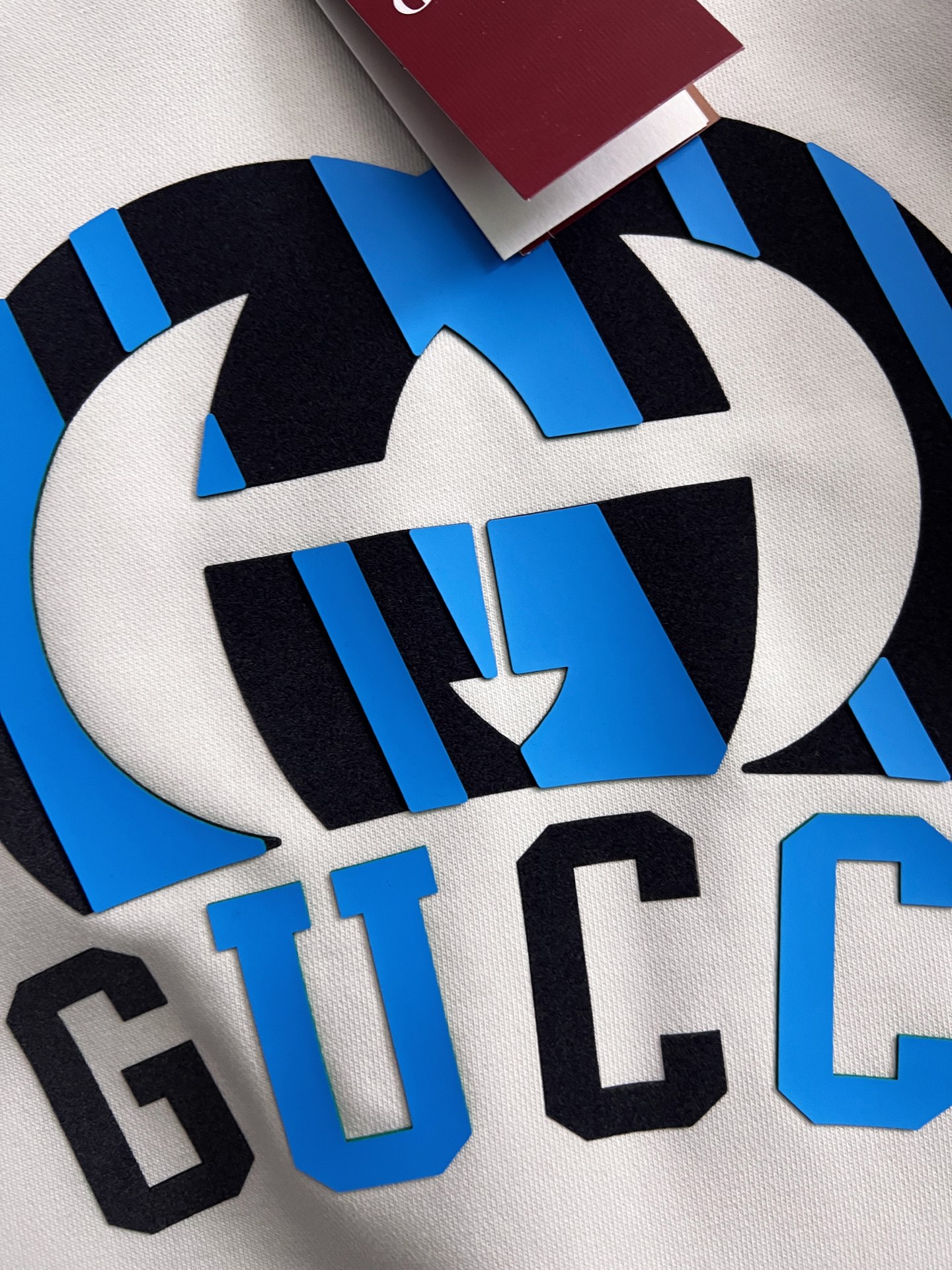 Gucc*🌟独家定制。 白灰色今年主打流行色超好看的色系，15年专业卫衣，无论是面料上还是版型上都是完美