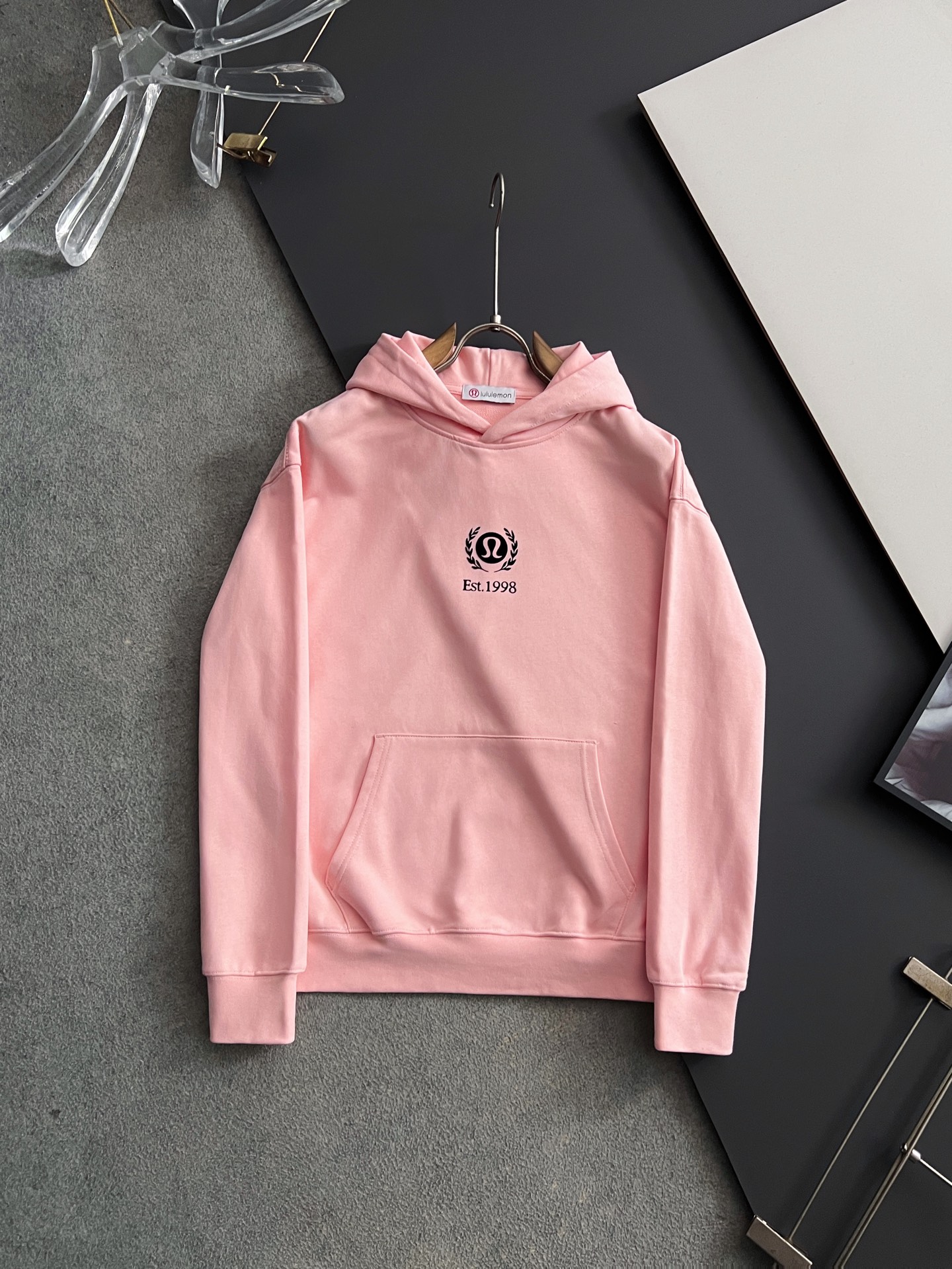 ）Lulu*🌟独家定制。 15年专业卫衣，无论是面料上还是版型上都是完美越级，精美工艺圆领款，独家特制纯