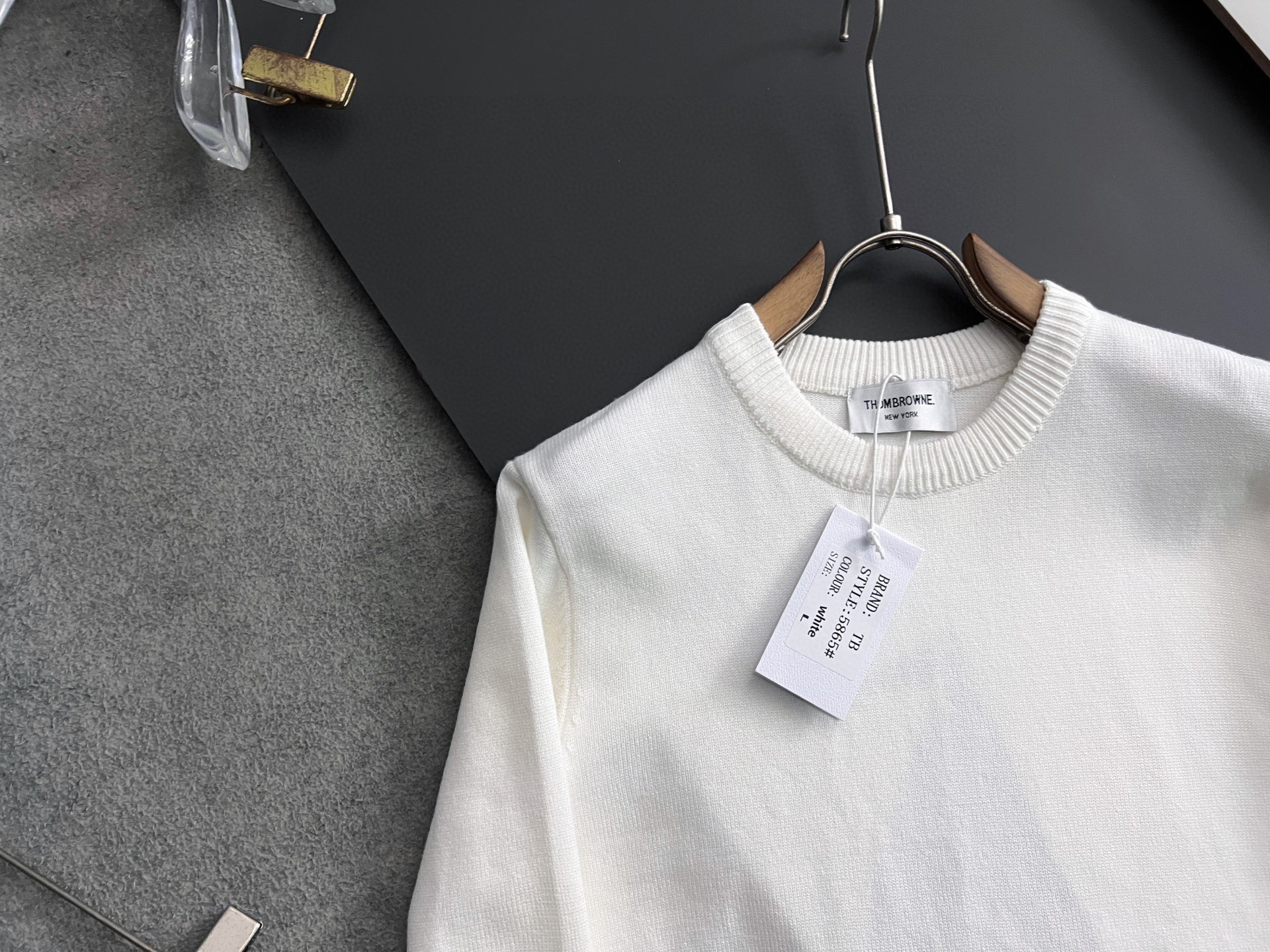 ）TB*、25ss最新款秋冬时尚毛衣7针织线、最顶级版黑色华夫格提针织log0纯色专柜款针织线衫圆领套头