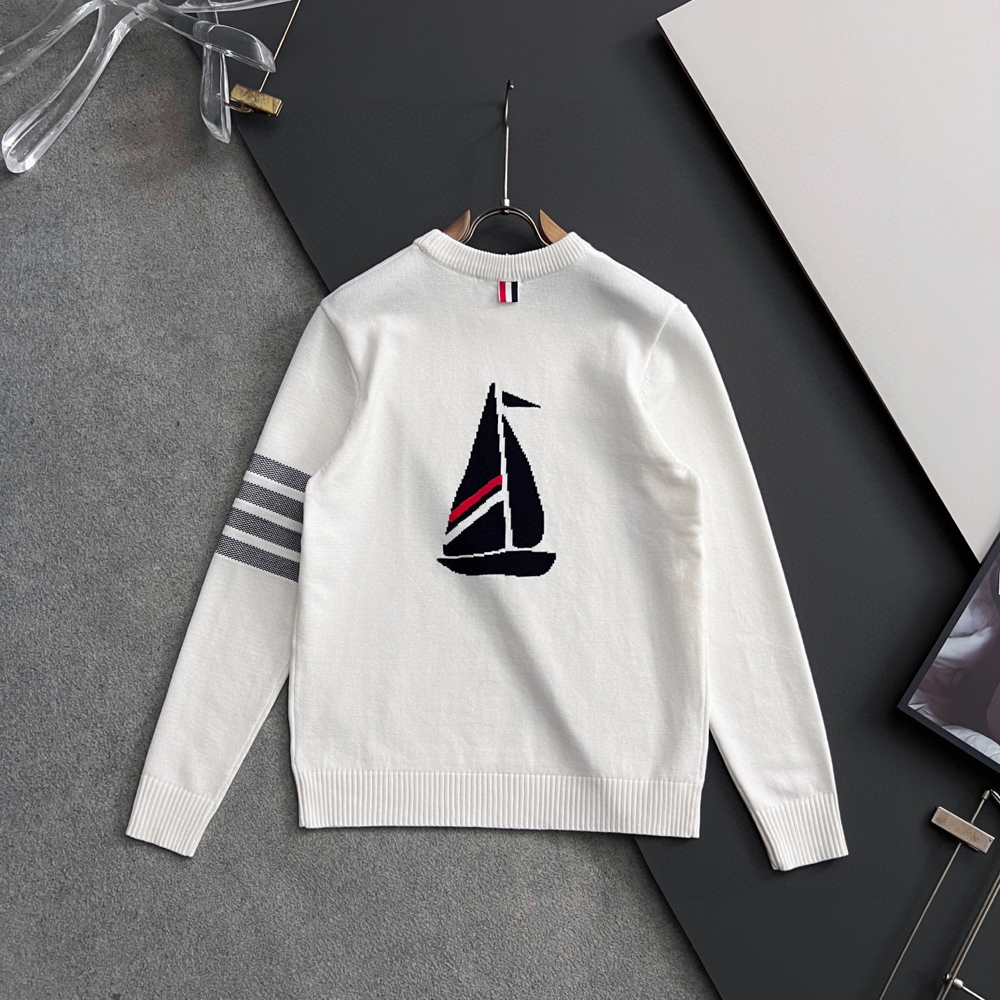 ）TB*、25ss最新款秋冬时尚毛衣7针织线、最顶级版黑色华夫格提针织log0纯色专柜款针织线衫圆领套头