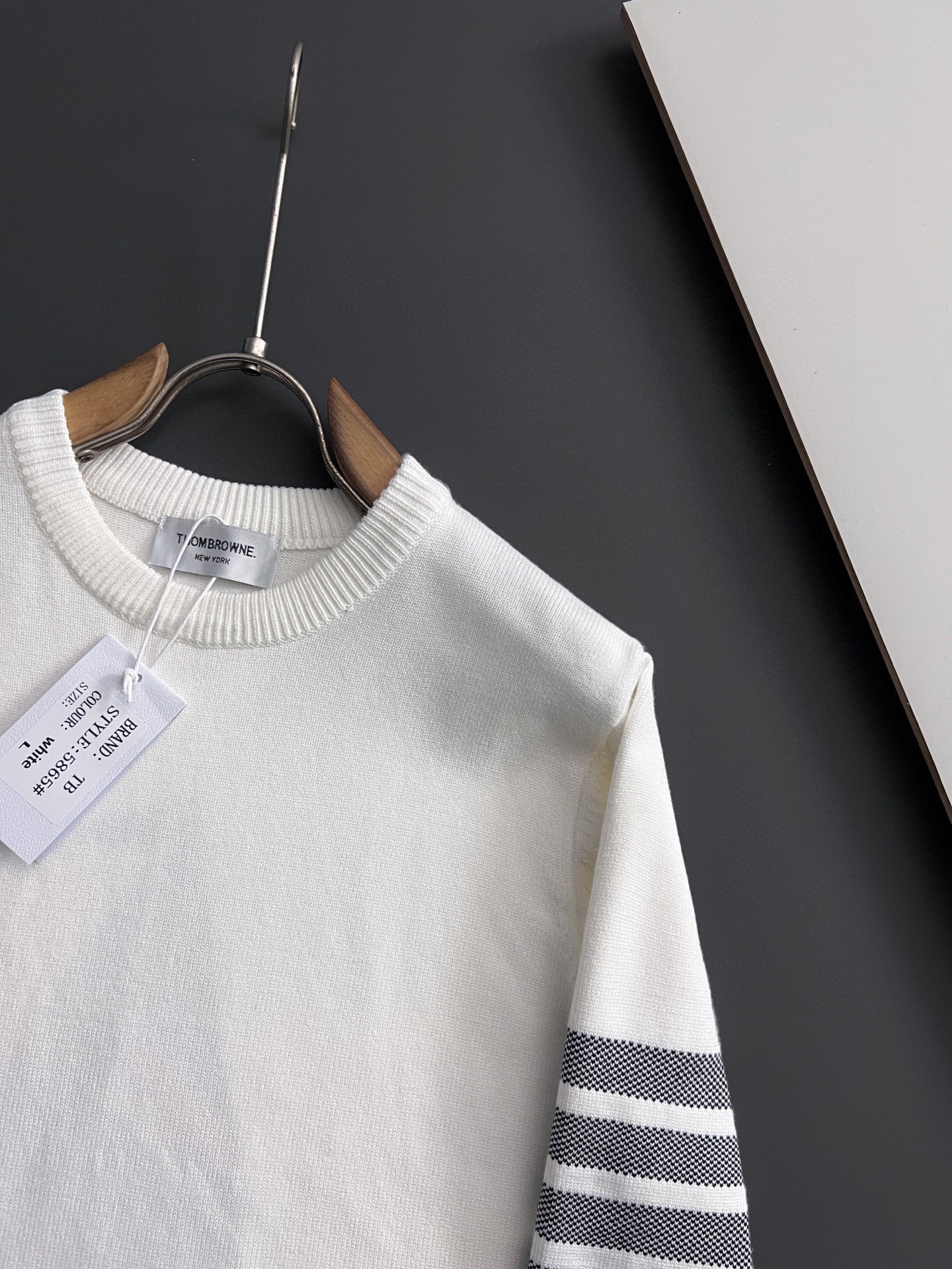 ）TB*、25ss最新款秋冬时尚毛衣7针织线、最顶级版黑色华夫格提针织log0纯色专柜款针织线衫圆领套头