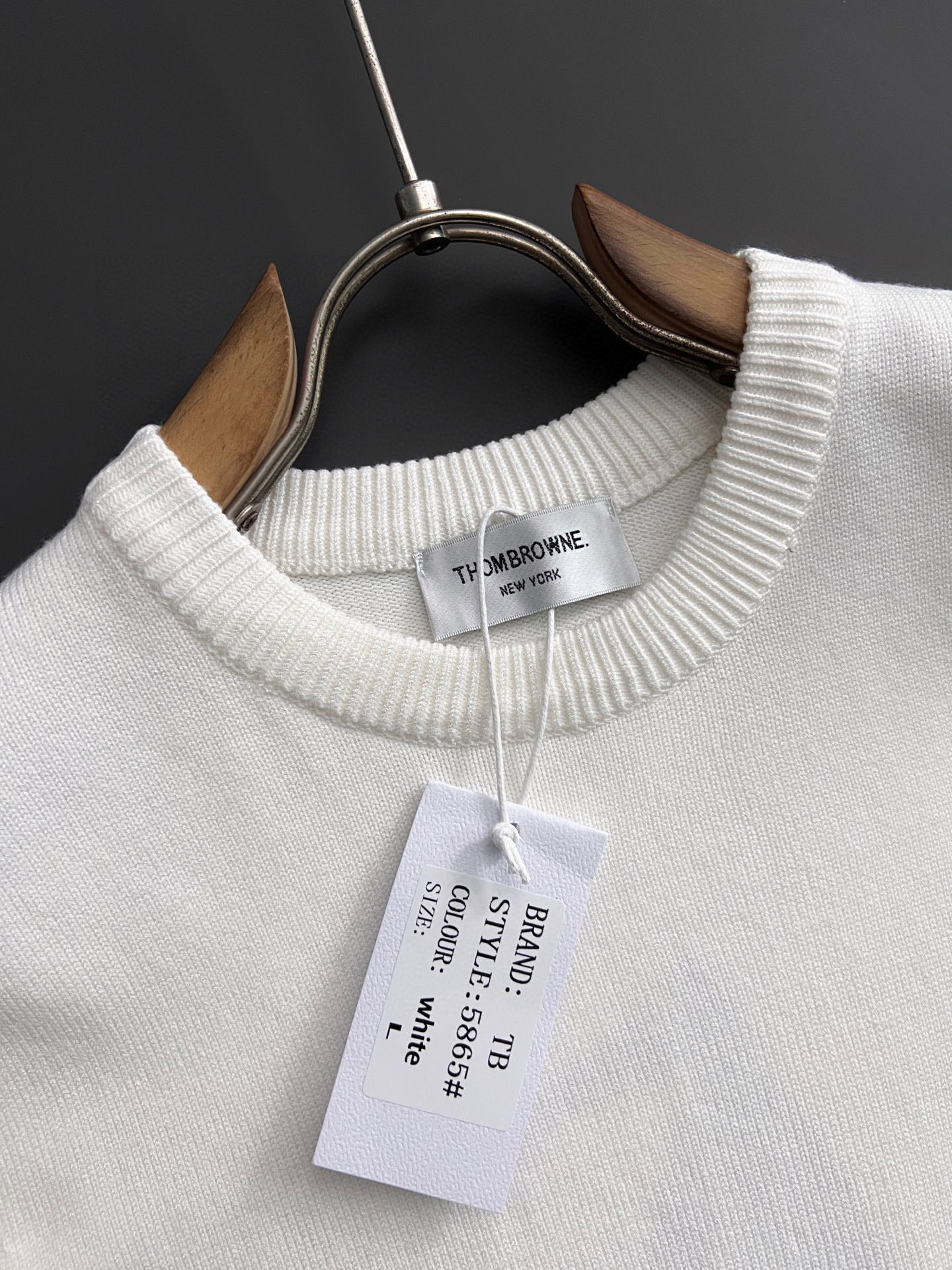 ）TB*、25ss最新款秋冬时尚毛衣7针织线、最顶级版黑色华夫格提针织log0纯色专柜款针织线衫圆领套头