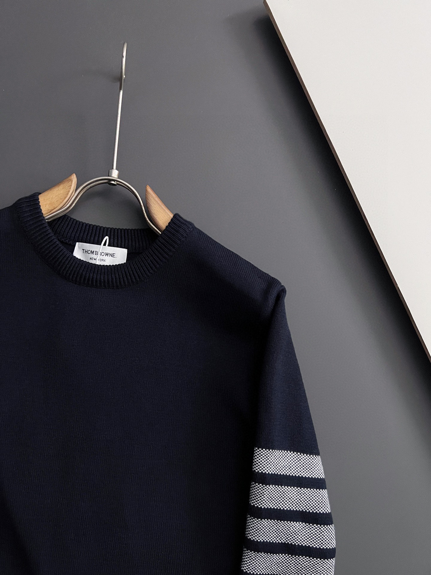 ）TB*、25ss最新款秋冬时尚毛衣7针织线、最顶级版黑色华夫格提针织log0纯色专柜款针织线衫圆领套头