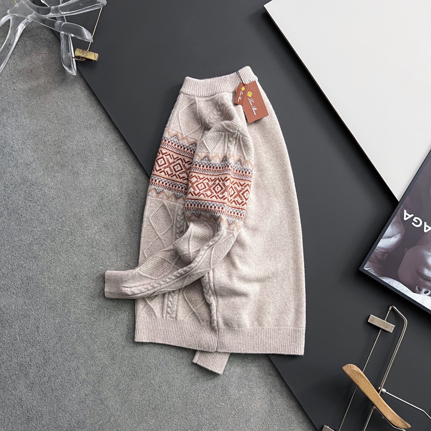 ）lP🆕*🌟顶级版冬季羊绒衫（绵羊毛100%），此款毛衣甄选客供进口100％针织羊毛材质！面料手感偏厚实