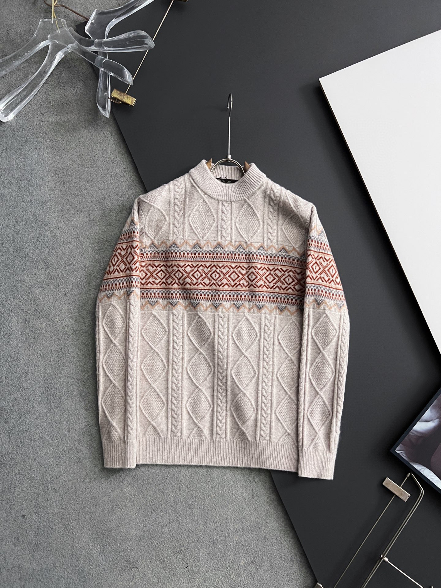 ）lP🆕*🌟顶级版冬季羊绒衫（绵羊毛100%），此款毛衣甄选客供进口100％针织羊毛材质！面料手感偏厚实