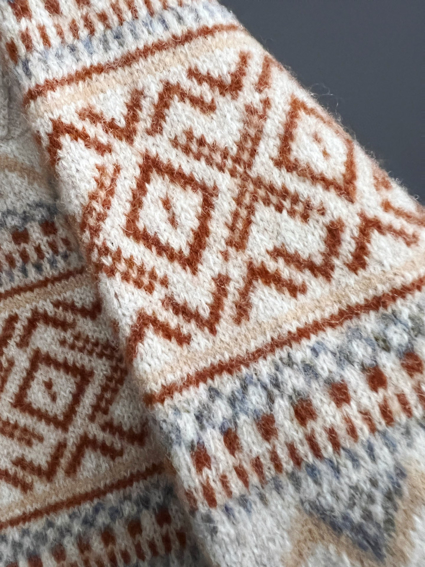 ）lP🆕*🌟顶级版冬季羊绒衫（绵羊毛100%），此款毛衣甄选客供进口100％针织羊毛材质！面料手感偏厚实