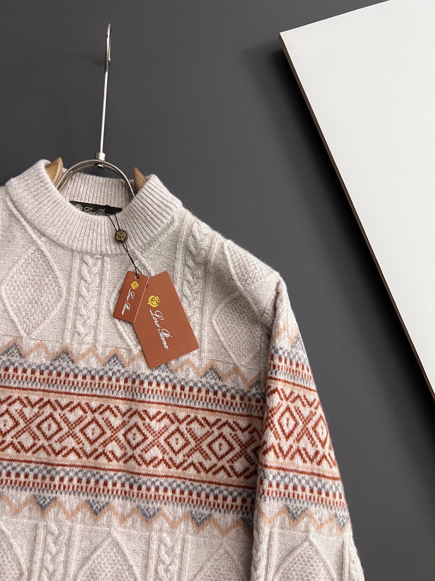 ）lP🆕*🌟顶级版冬季羊绒衫（绵羊毛100%），此款毛衣甄选客供进口100％针织羊毛材质！面料手感偏厚实