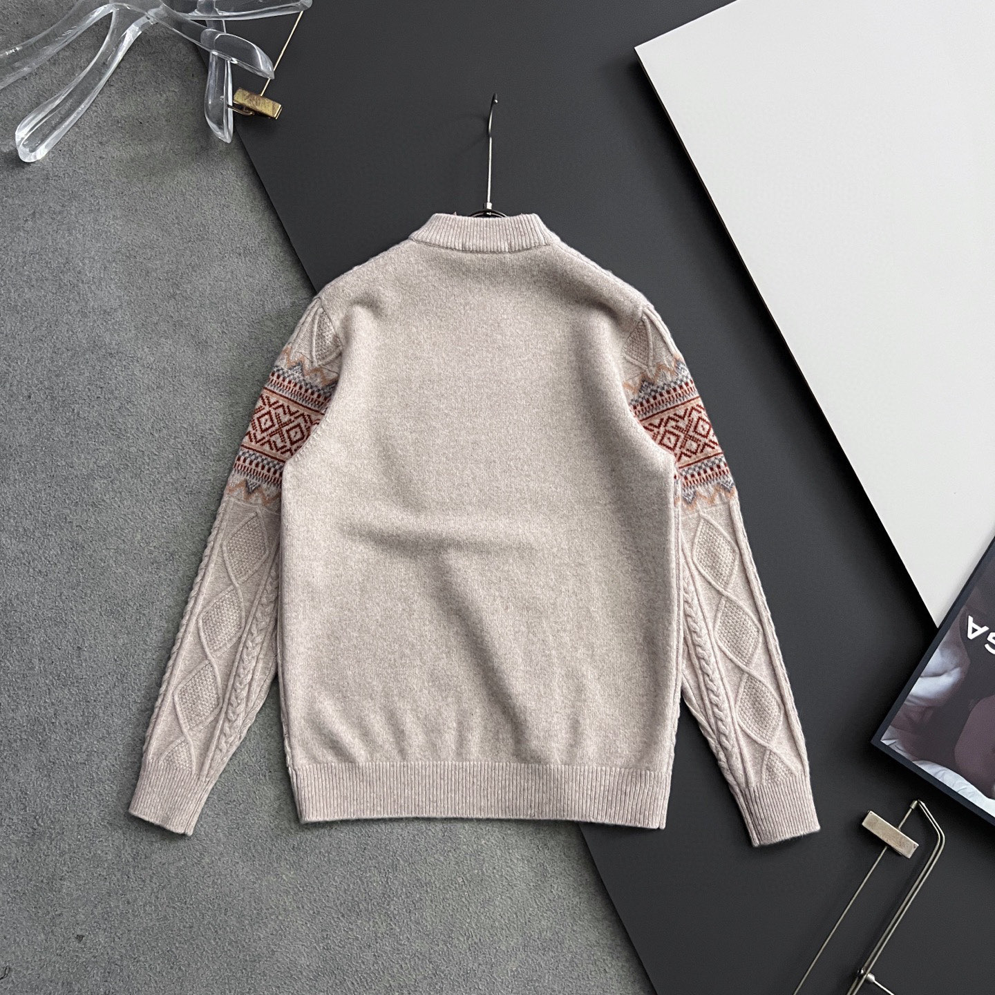 ）lP🆕*🌟顶级版冬季羊绒衫（绵羊毛100%），此款毛衣甄选客供进口100％针织羊毛材质！面料手感偏厚实