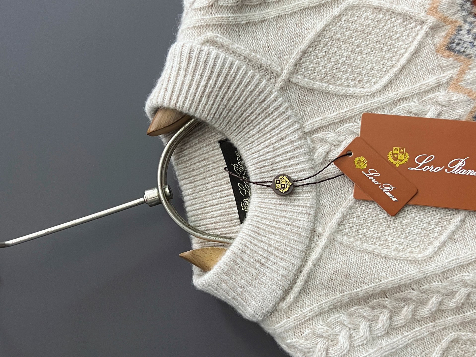 ）lP🆕*🌟顶级版冬季羊绒衫（绵羊毛100%），此款毛衣甄选客供进口100％针织羊毛材质！面料手感偏厚实