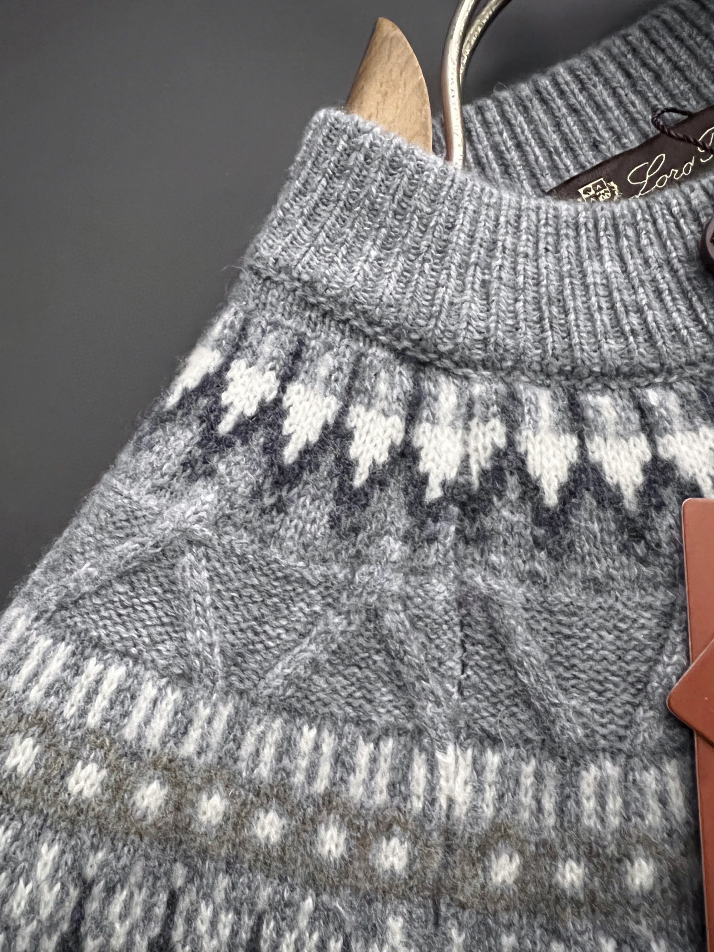 ）lP🆕*🌟顶级版冬季羊绒衫（绵羊毛100%），此款毛衣甄选客供进口100％针织羊毛材质！面料手感偏厚实