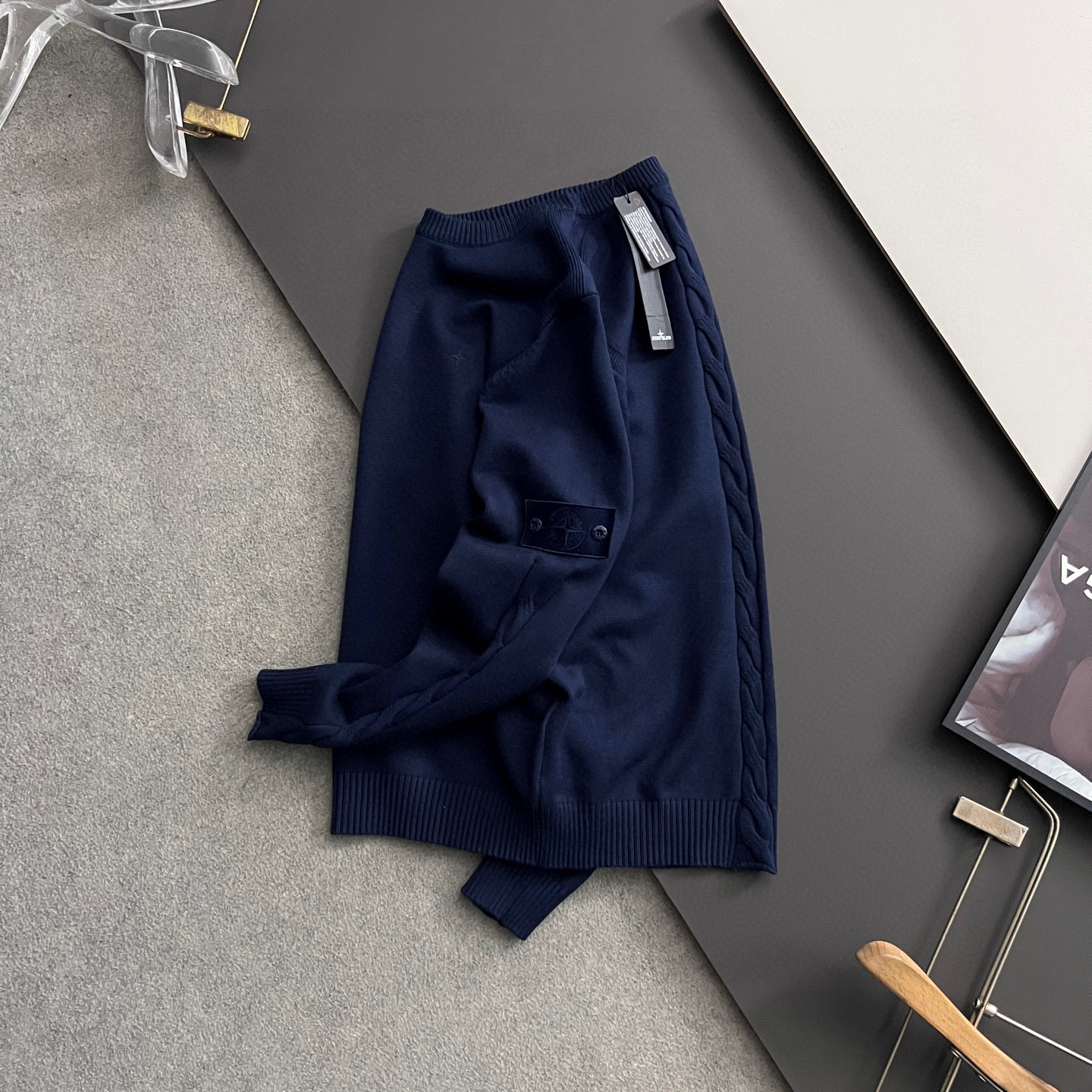 ）ST石头岛*、25ss最新款秋冬时尚毛衣7针织线、最顶级版黑色华夫格提针织log0纯色专柜款针织线衫圆