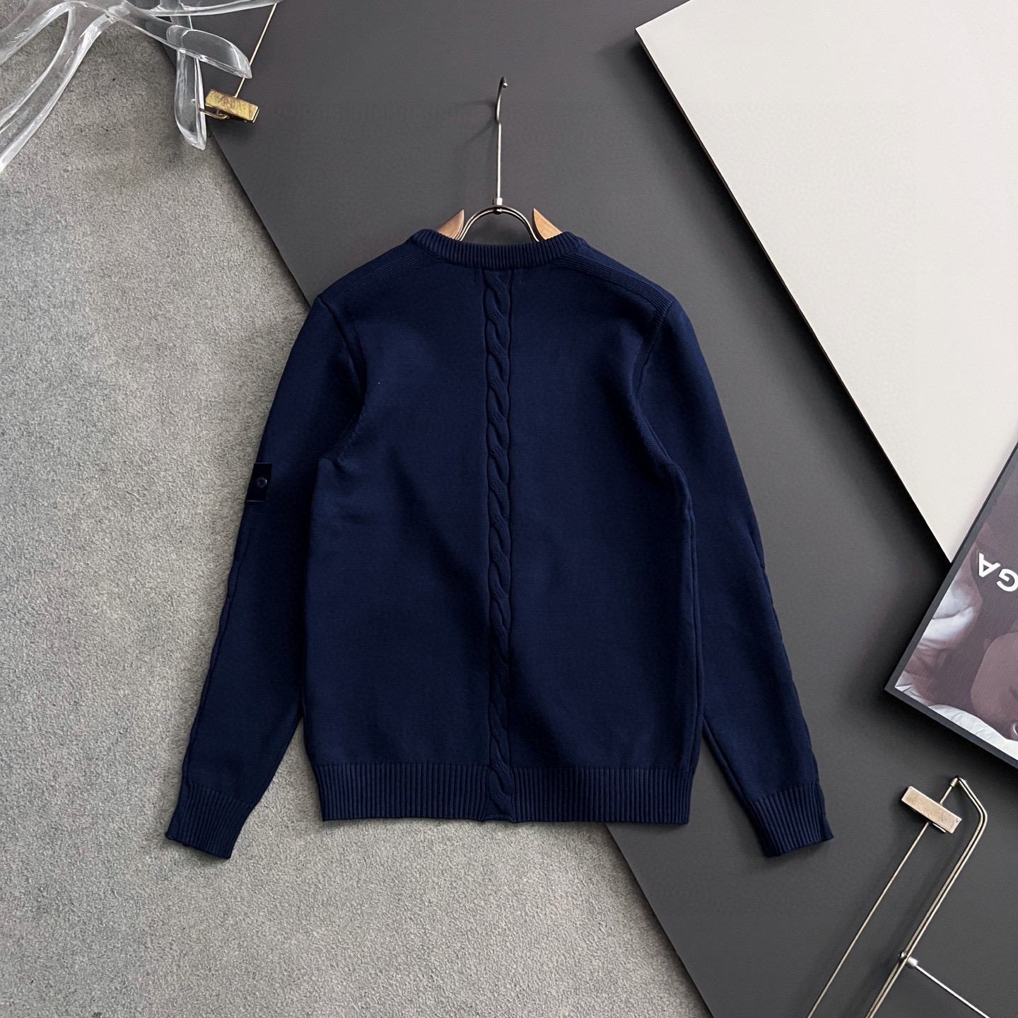 ）ST石头岛*、25ss最新款秋冬时尚毛衣7针织线、最顶级版黑色华夫格提针织log0纯色专柜款针织线衫圆