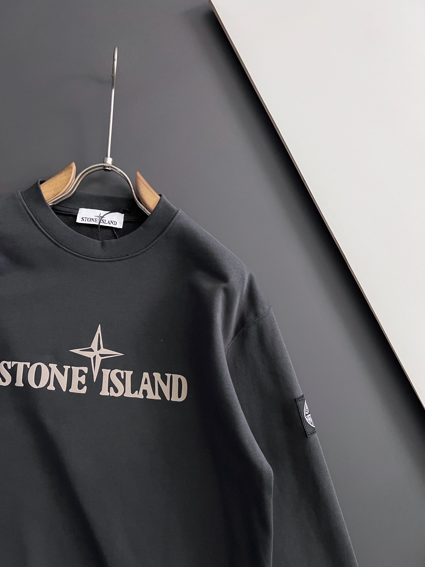 石头Stone*🌟独家定制。 15年专业卫衣，无论是面料上还是版型上都是完美越级，精美工艺圆领款，独家特