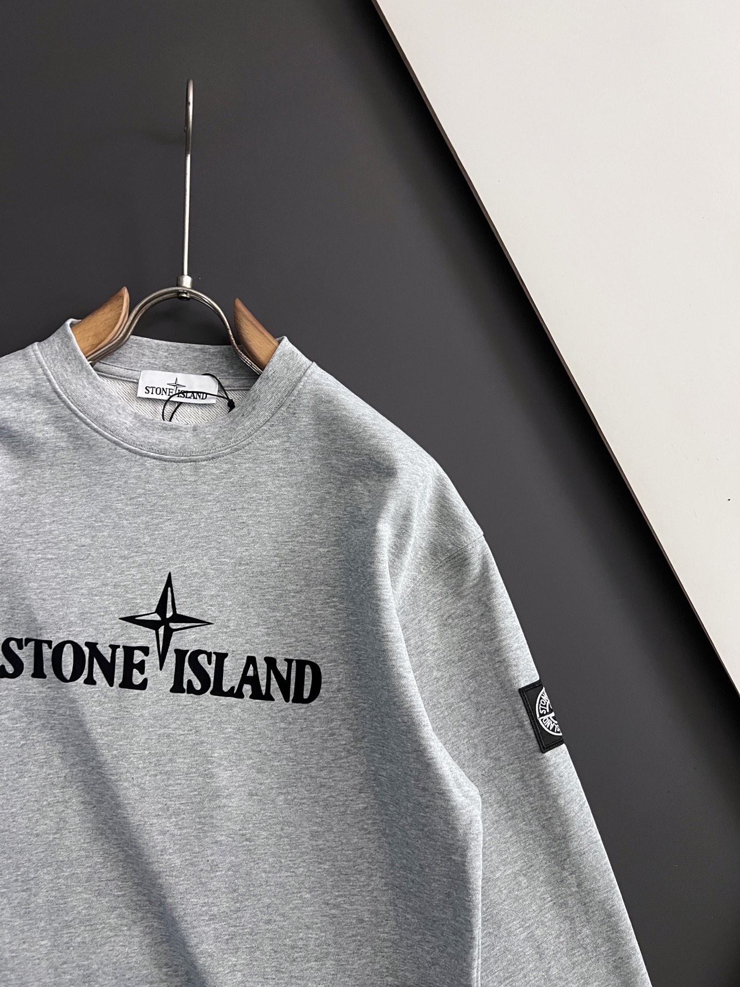 石头Stone*🌟独家定制。 15年专业卫衣，无论是面料上还是版型上都是完美越级，精美工艺圆领款，独家特