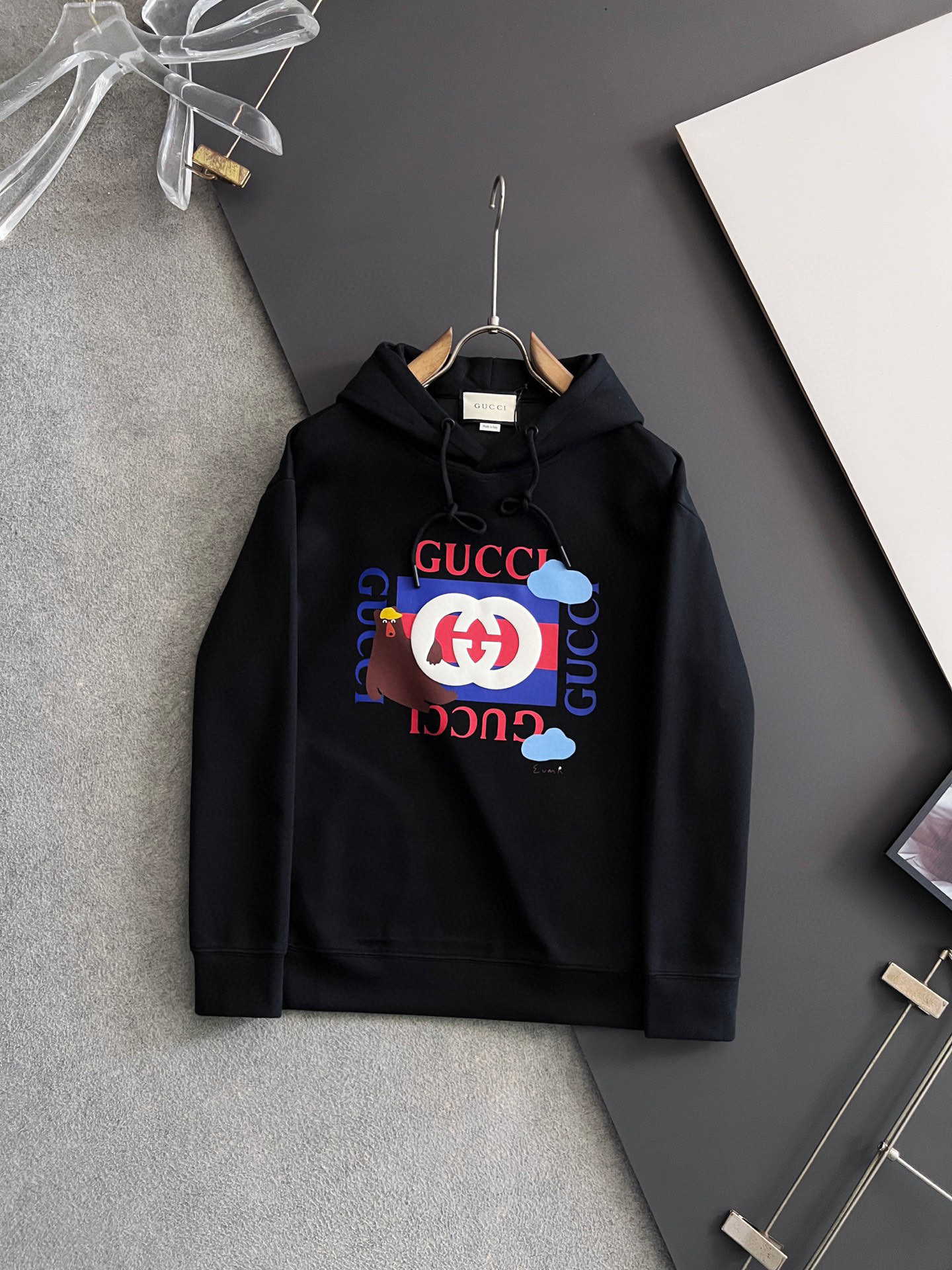NO:627426,) Gucc* Exclusive high-end customization, casual hooded sweatshirt, exclusive customization of pure cotton 410g neooxy cotton, technical fabrics, custom original threads, extremely high grade, exquisite workmanship, extremely handsome upper body, size M-3XL,, gucci, hoodie, sweatshirts, hats, alexander wang19860909）翻单出货Gucc*·独家高端定制,休闲连帽款卫衣,独家定制纯棉410克新氧棉、科技面料,定制原版螺纹,档次极高,工艺精湛,上身帅到爆,尺码M-3XL,,gucci,hoodie,sweatshirts,hats,alexander wang,Men's clothing