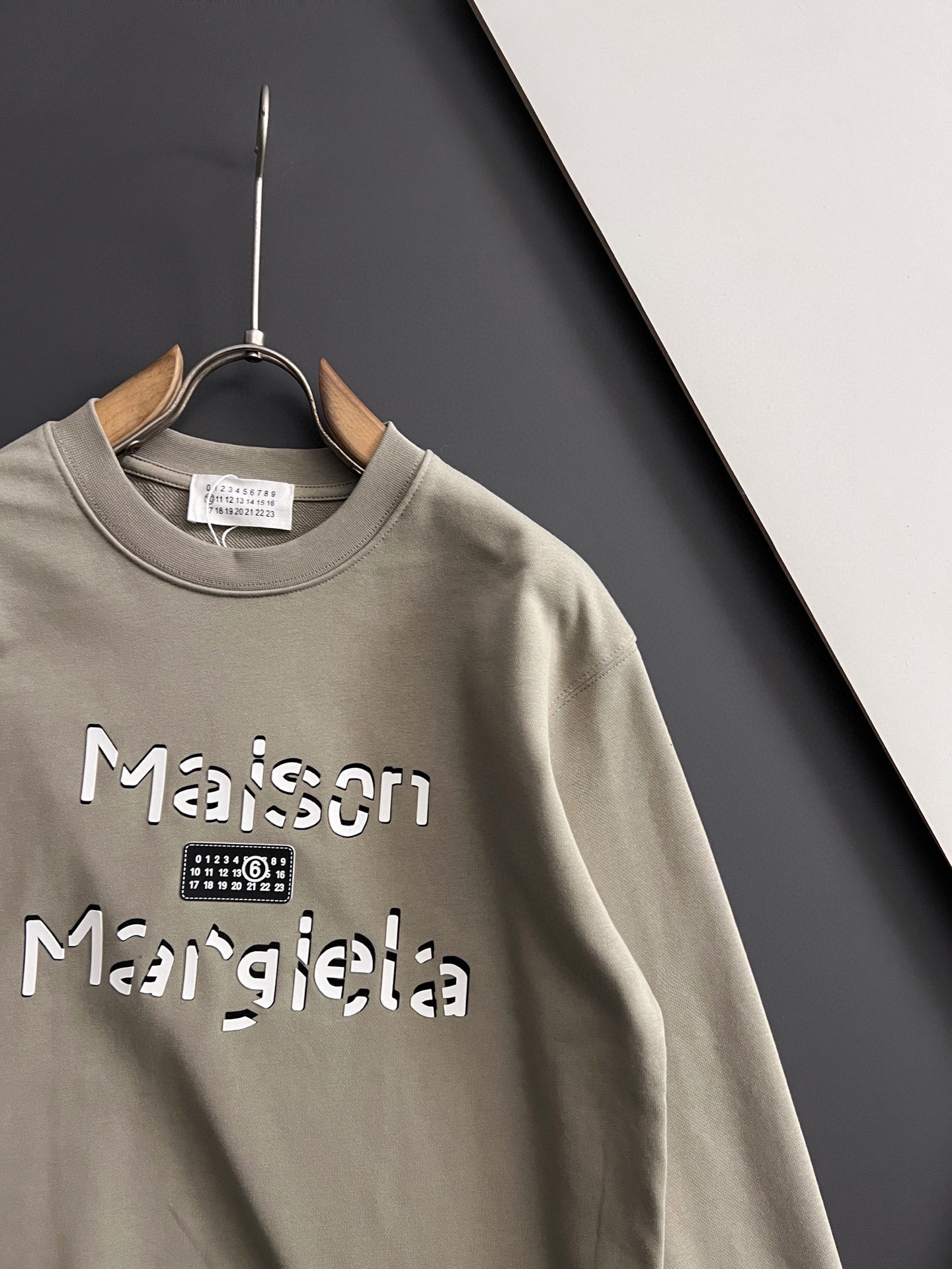 ）Fend*🌟最高版｜独家 高端定制。 15年专业卫衣，无论是面料上还是版型上都是完美越级，精美工艺圆领