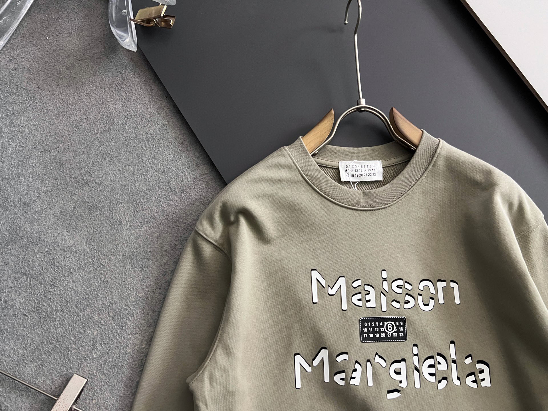 ）Fend*🌟最高版｜独家 高端定制。 15年专业卫衣，无论是面料上还是版型上都是完美越级，精美工艺圆领