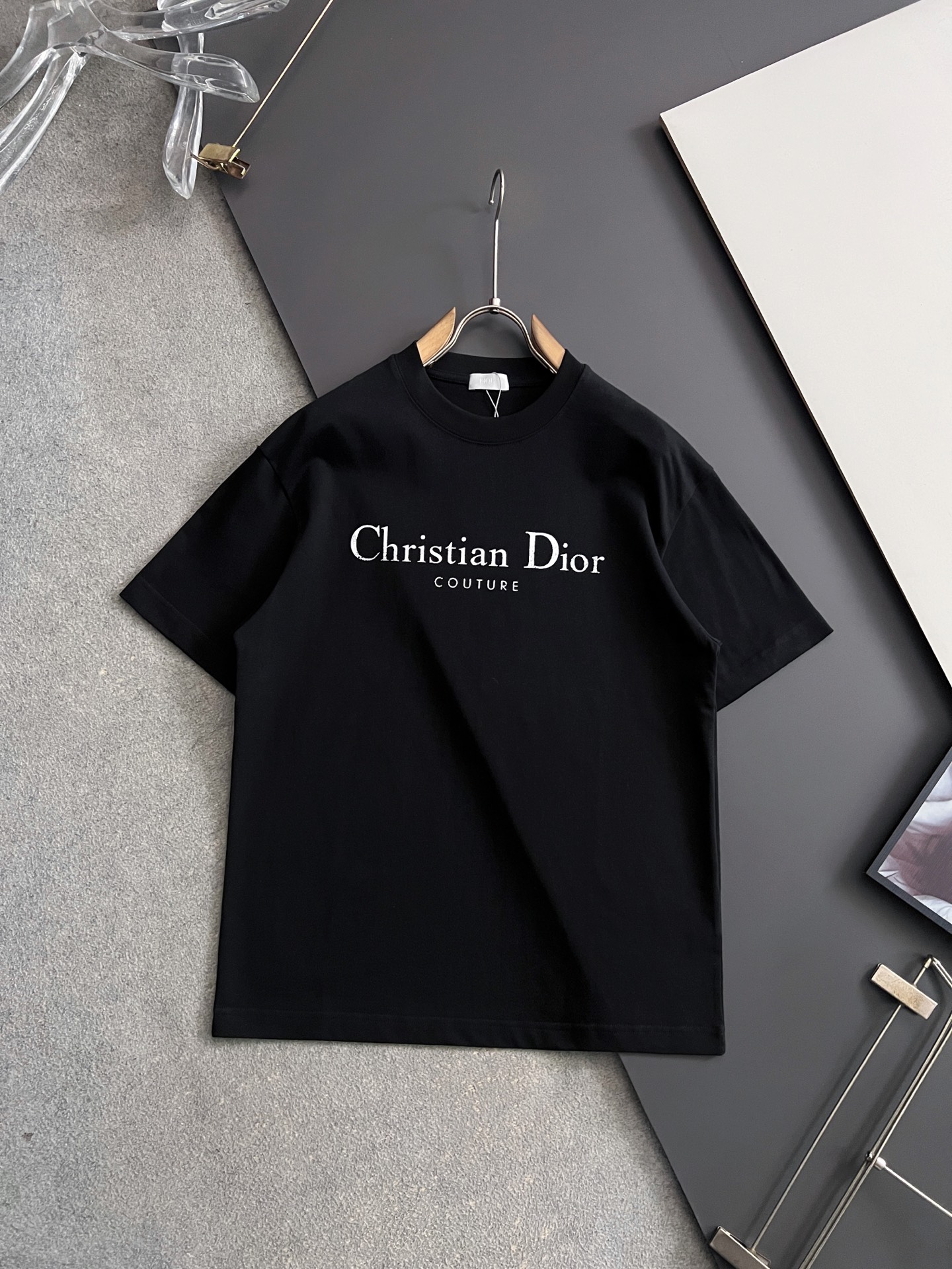 NO:683073,) CD*2026Ss latest technology short-sleeved 280g pure cotton double yarn hot style ready-made short-sleeved four-season series, simple basic wardrobe artifact, casual and versatile must-have style) First-class workmanship and texture, two colors recommended: white and black) Exclusive version test No solution for the upper body, everyone can wear it [strong] Size S- XL),, T-shirt,19860909）CD*2026Ss最新工艺短袖280g纯棉双纱爆款现货四季系列短袖,简约基础衣橱神器, 休闲百搭必备款）做工走线质感一流,两色推荐白色、黑色）独家版型测试上身无解谁穿都合适[强]码数S- XL）,,T-shirt,,Men's clothing