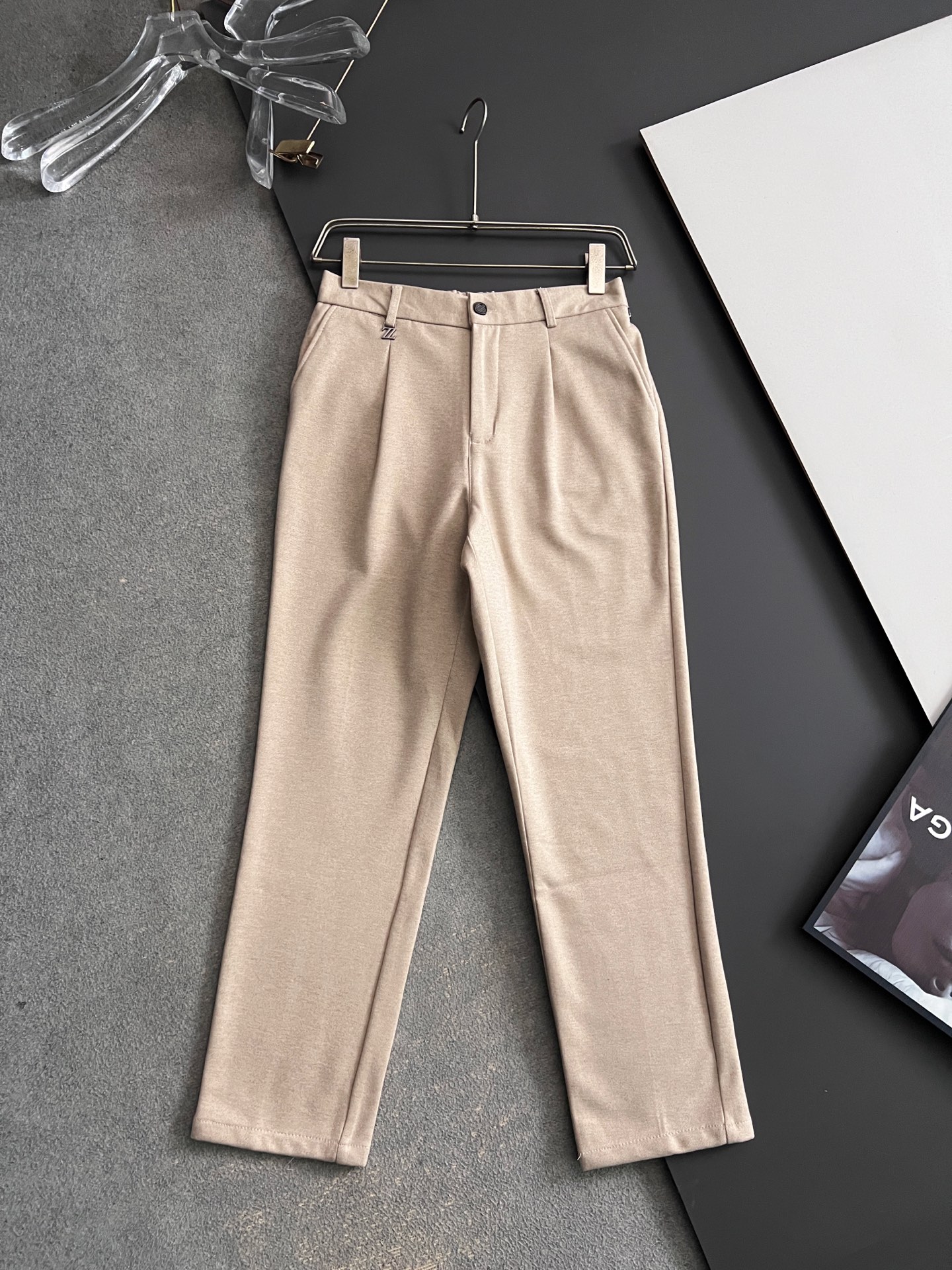 Zegn*、2025最新特定改制羊绒男士休闲西裤# 此款无疑是最精致最高级的存在!非常显气质的一款西装裤