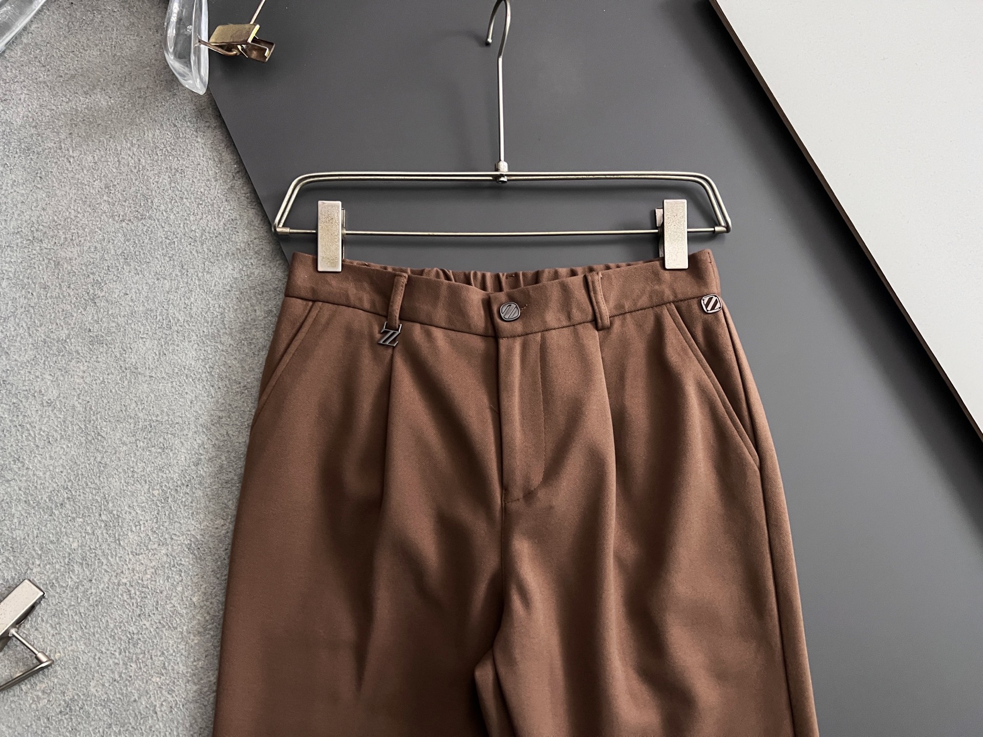 Zegn*、2025最新特定改制羊绒男士休闲西裤# 此款无疑是最精致最高级的存在!非常显气质的一款西装裤