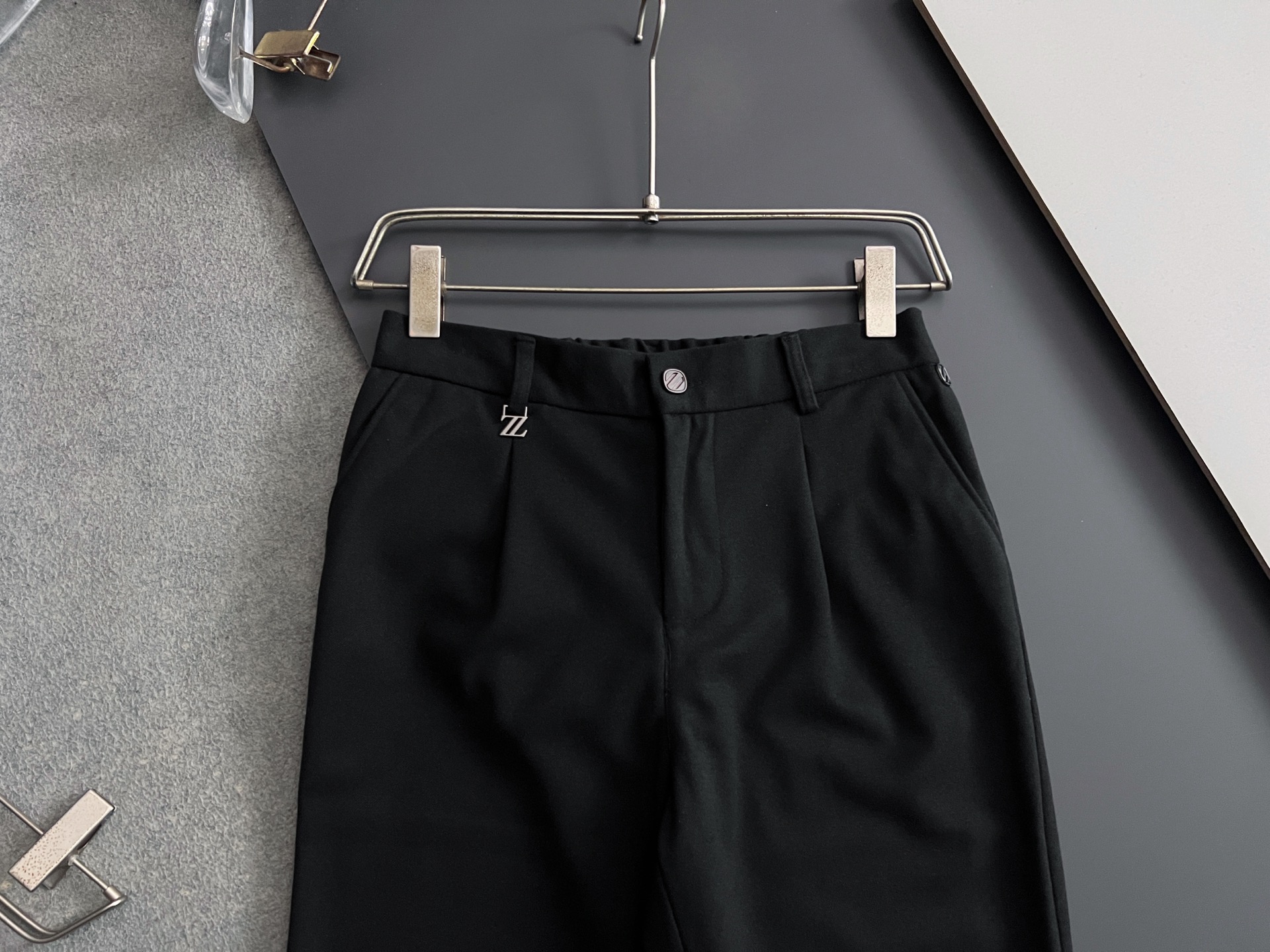 Zegn*、2025最新特定改制羊绒男士休闲西裤# 此款无疑是最精致最高级的存在!非常显气质的一款西装裤