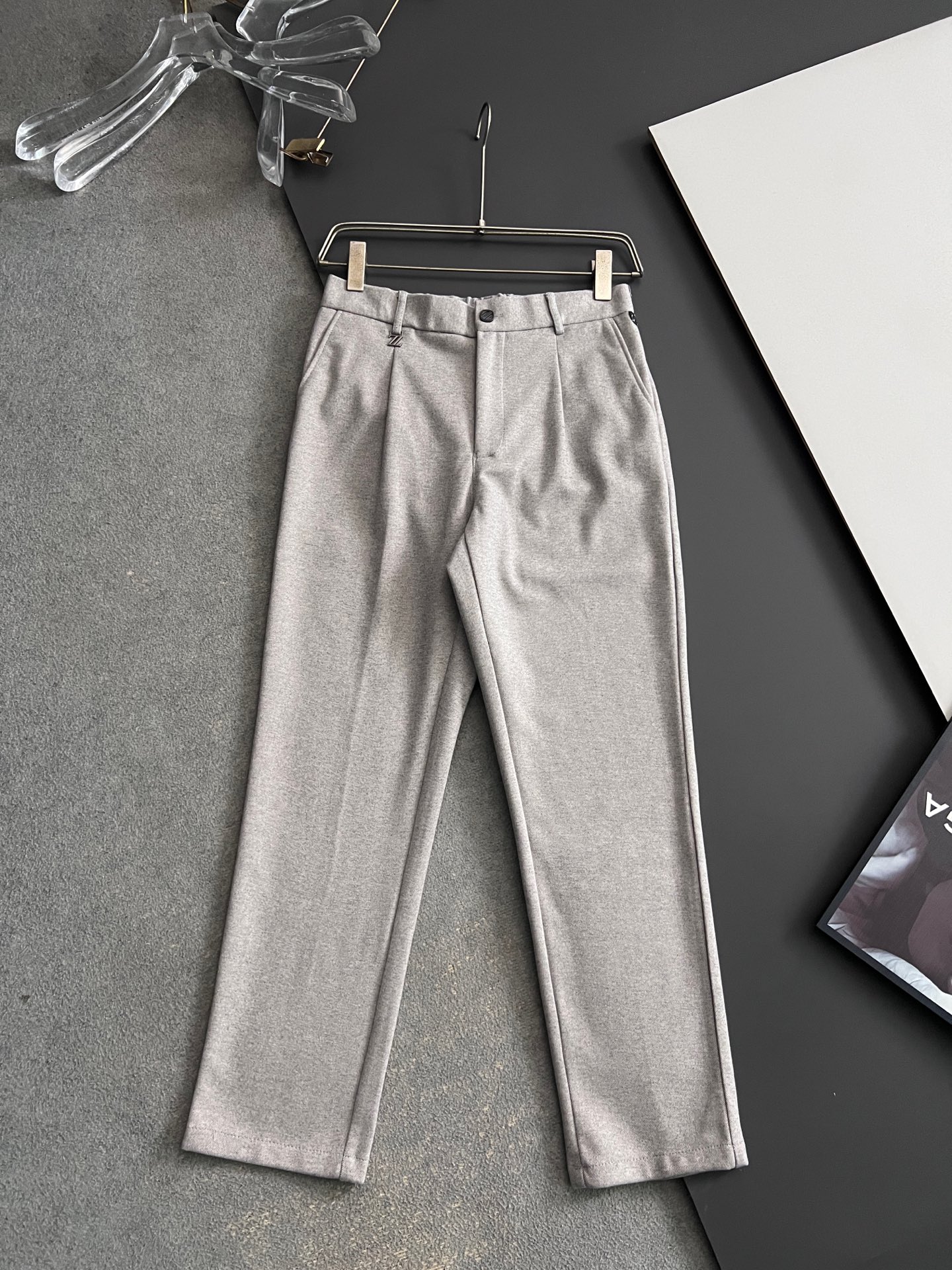 Zegn*、2025最新特定改制羊绒男士休闲西裤# 此款无疑是最精致最高级的存在!非常显气质的一款西装裤