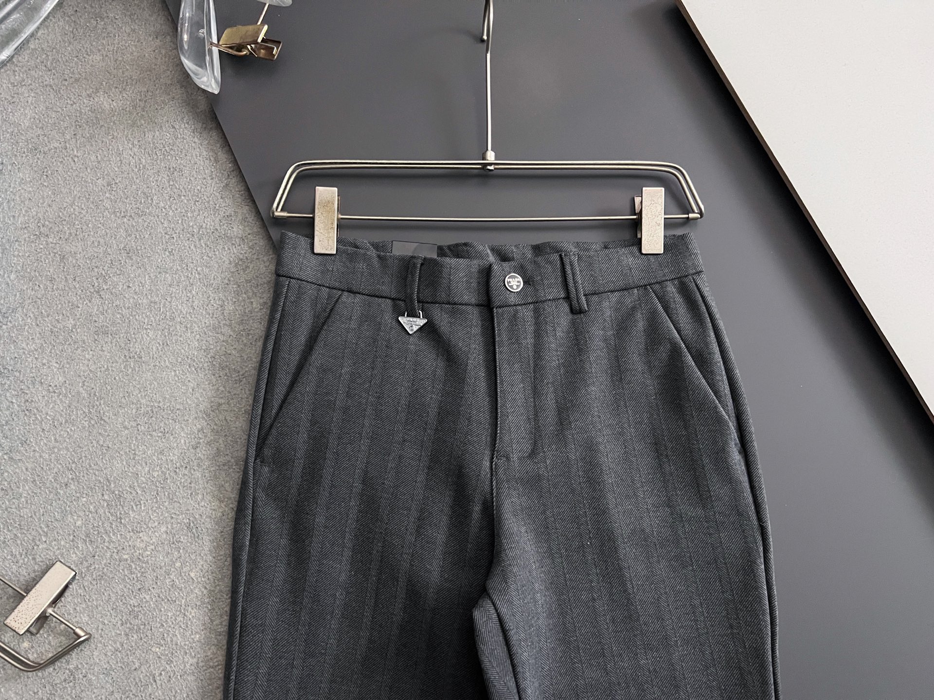 Prad*、2025最新特定改制羊绒男士休闲西裤# 此款无疑是最精致最高级的存在!非常显气质的一款西装裤