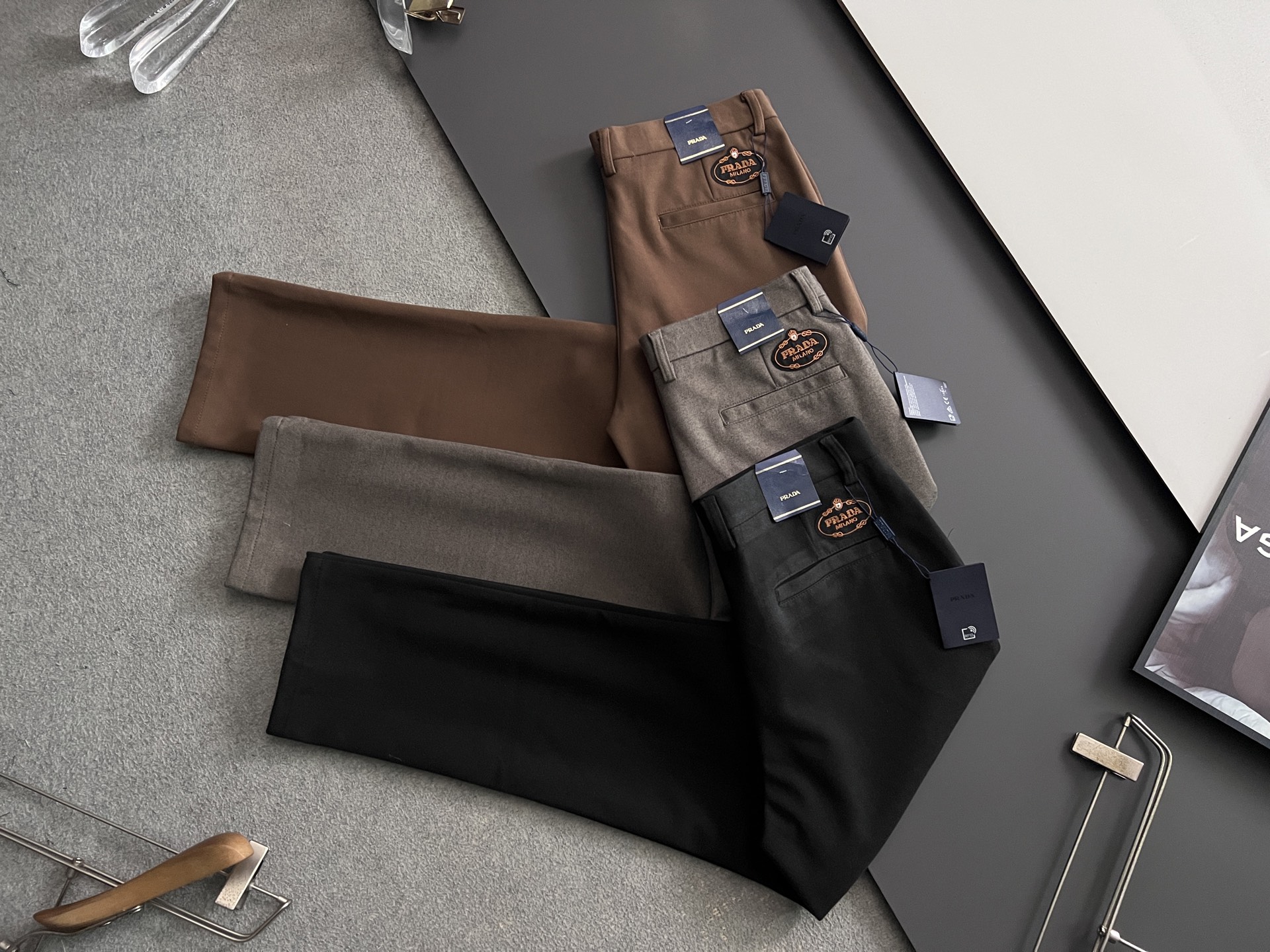 Prad*、2025最新特定改制羊绒男士休闲西裤# 此款无疑是最精致最高级的存在!非常显气质的一款西装裤