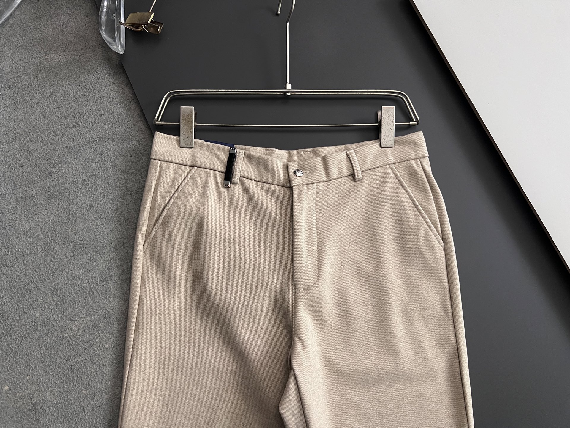 Prad*、2025最新特定改制羊绒男士休闲西裤# 此款无疑是最精致最高级的存在!非常显气质的一款西装裤