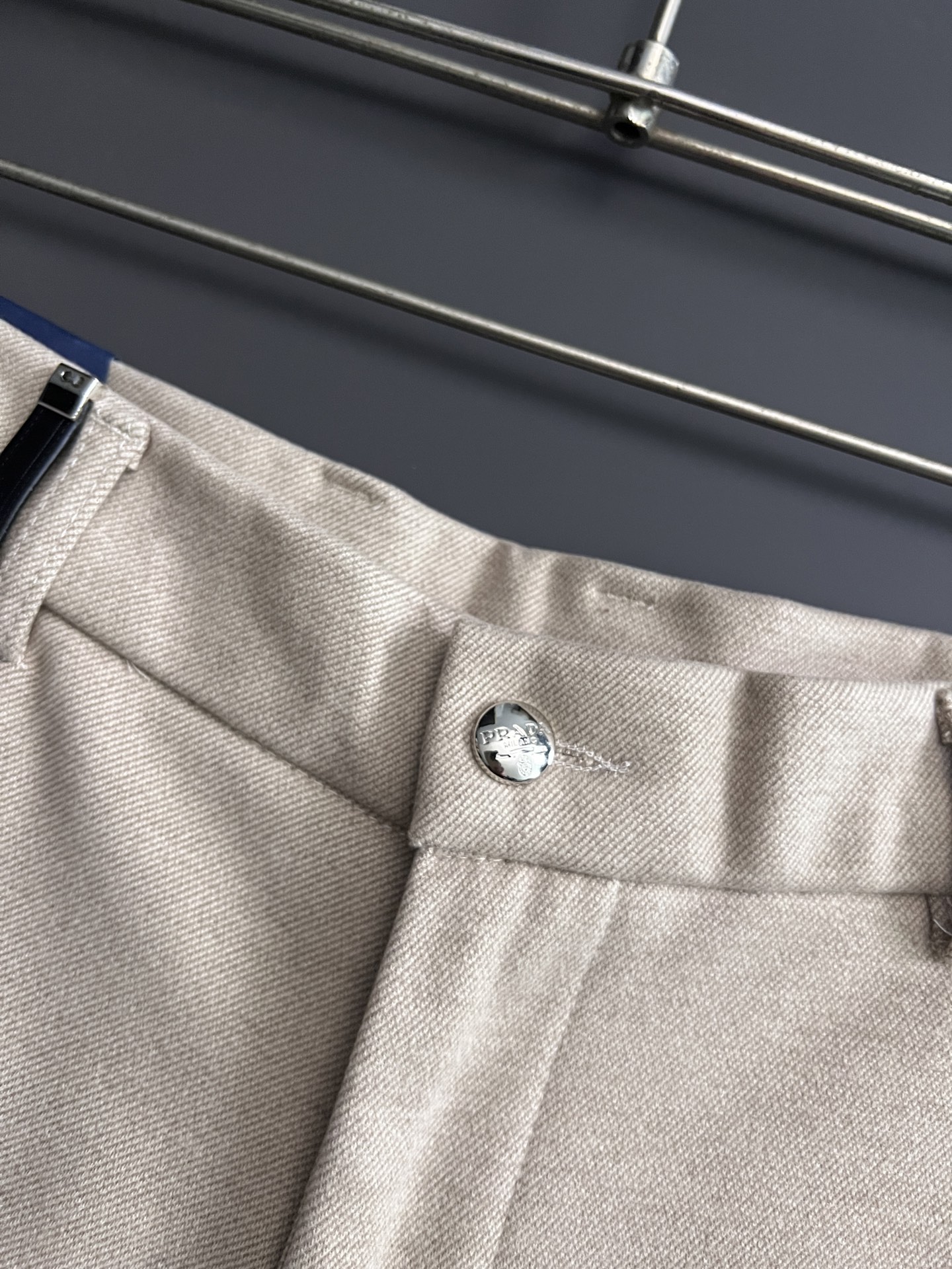 Prad*、2025最新特定改制羊绒男士休闲西裤# 此款无疑是最精致最高级的存在!非常显气质的一款西装裤