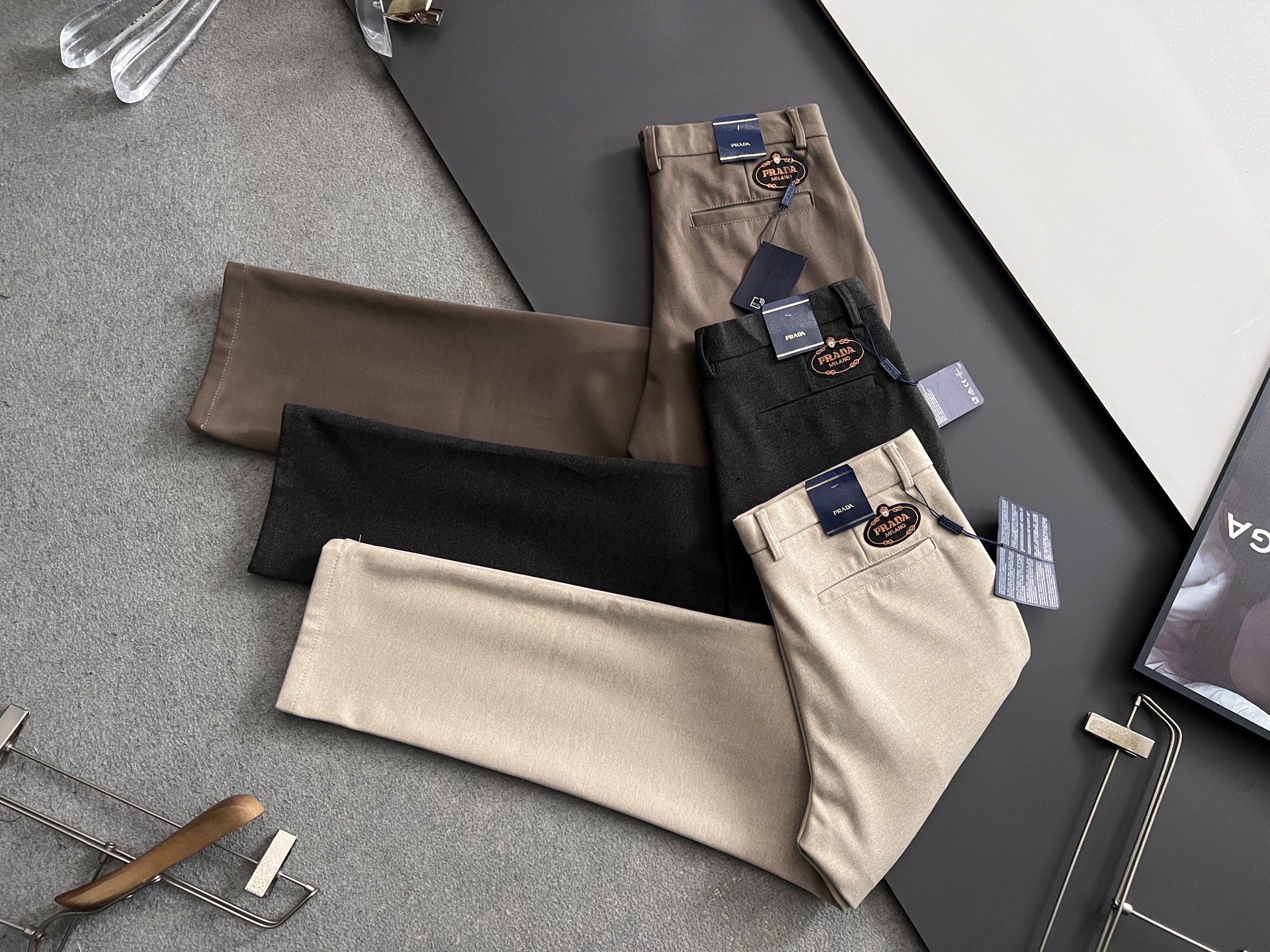 Prad*、2025最新特定改制羊绒男士休闲西裤# 此款无疑是最精致最高级的存在!非常显气质的一款西装裤