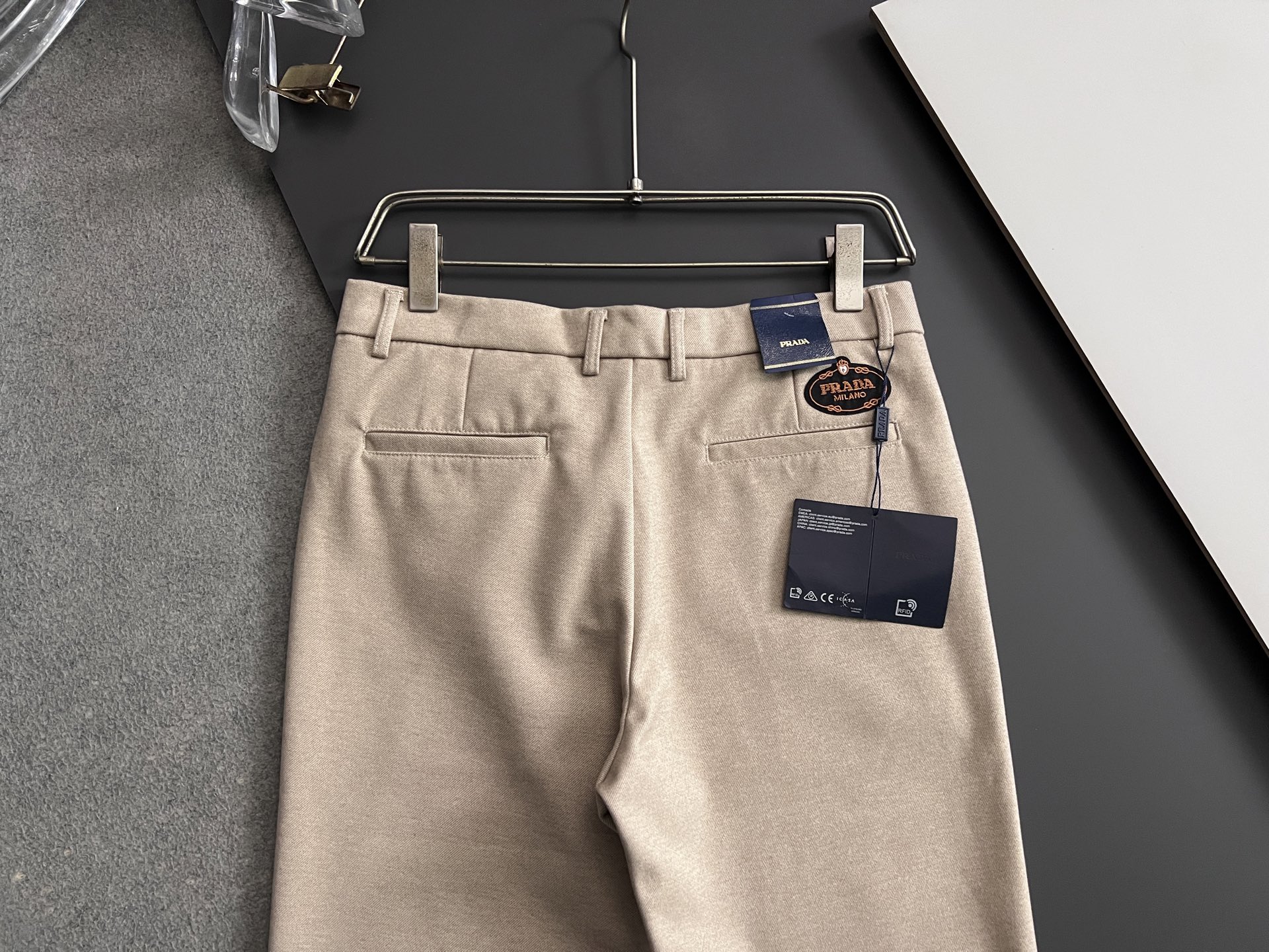 Prad*、2025最新特定改制羊绒男士休闲西裤# 此款无疑是最精致最高级的存在!非常显气质的一款西装裤
