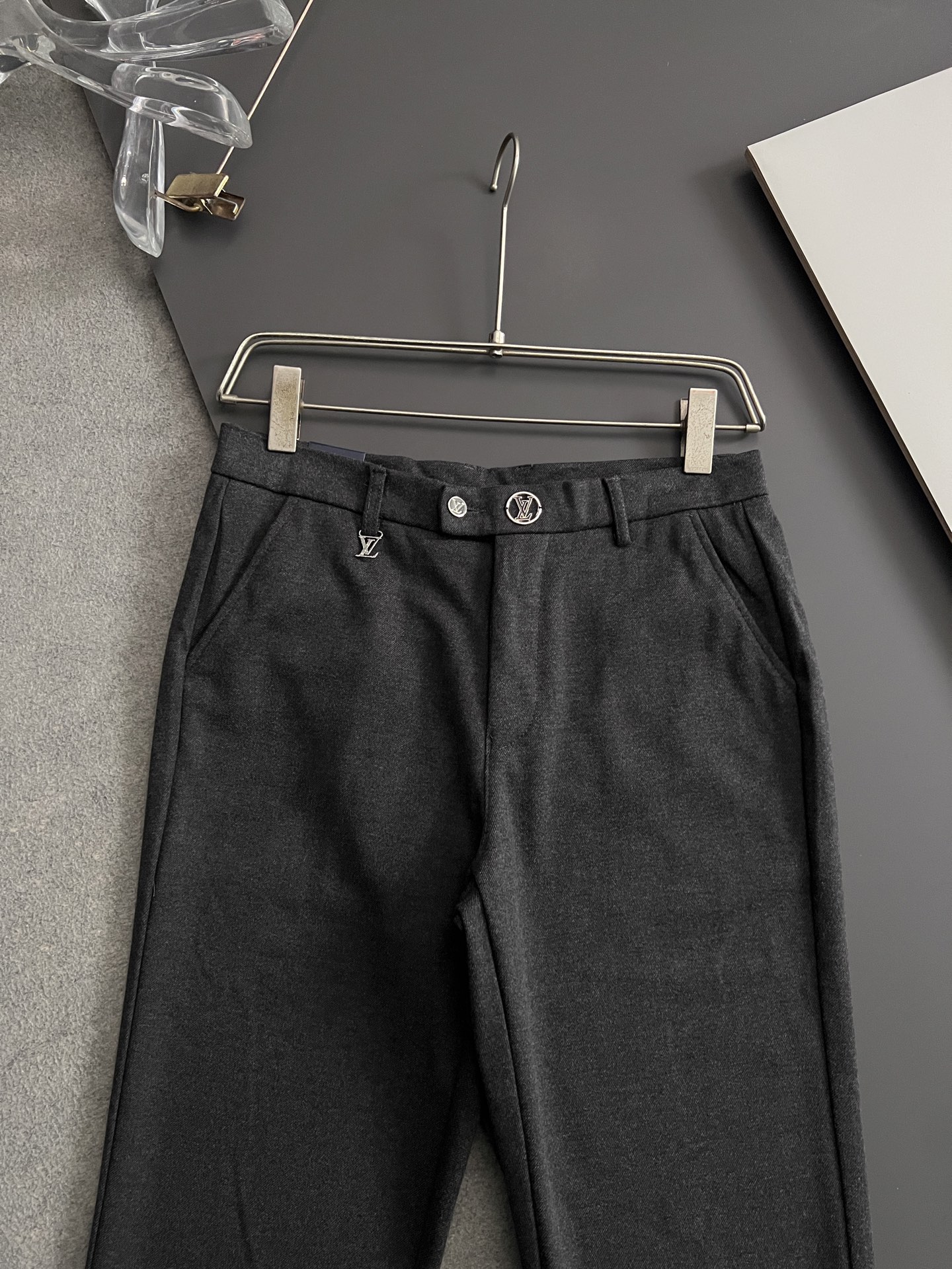 1V*、2025最新特定改制羊绒男士休闲西裤# 此款无疑是最精致最高级的存在!非常显气质的一款西装裤，也