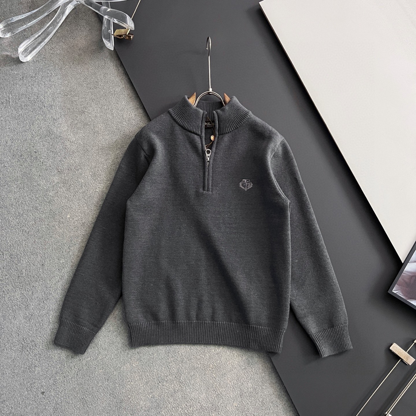 🌾lP🆕🌟秋冬新款男女同款高克重针织羊毛开衫，配色标识条纹工艺设计！钩织标识条纹修饰，设计经典配色钩织设