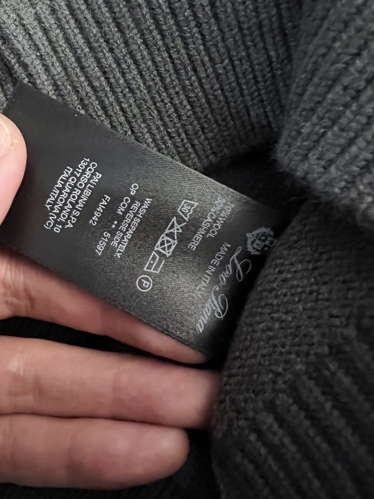 🌾lP🆕🌟秋冬新款男女同款高克重针织羊毛开衫，配色标识条纹工艺设计！钩织标识条纹修饰，设计经典配色钩织设