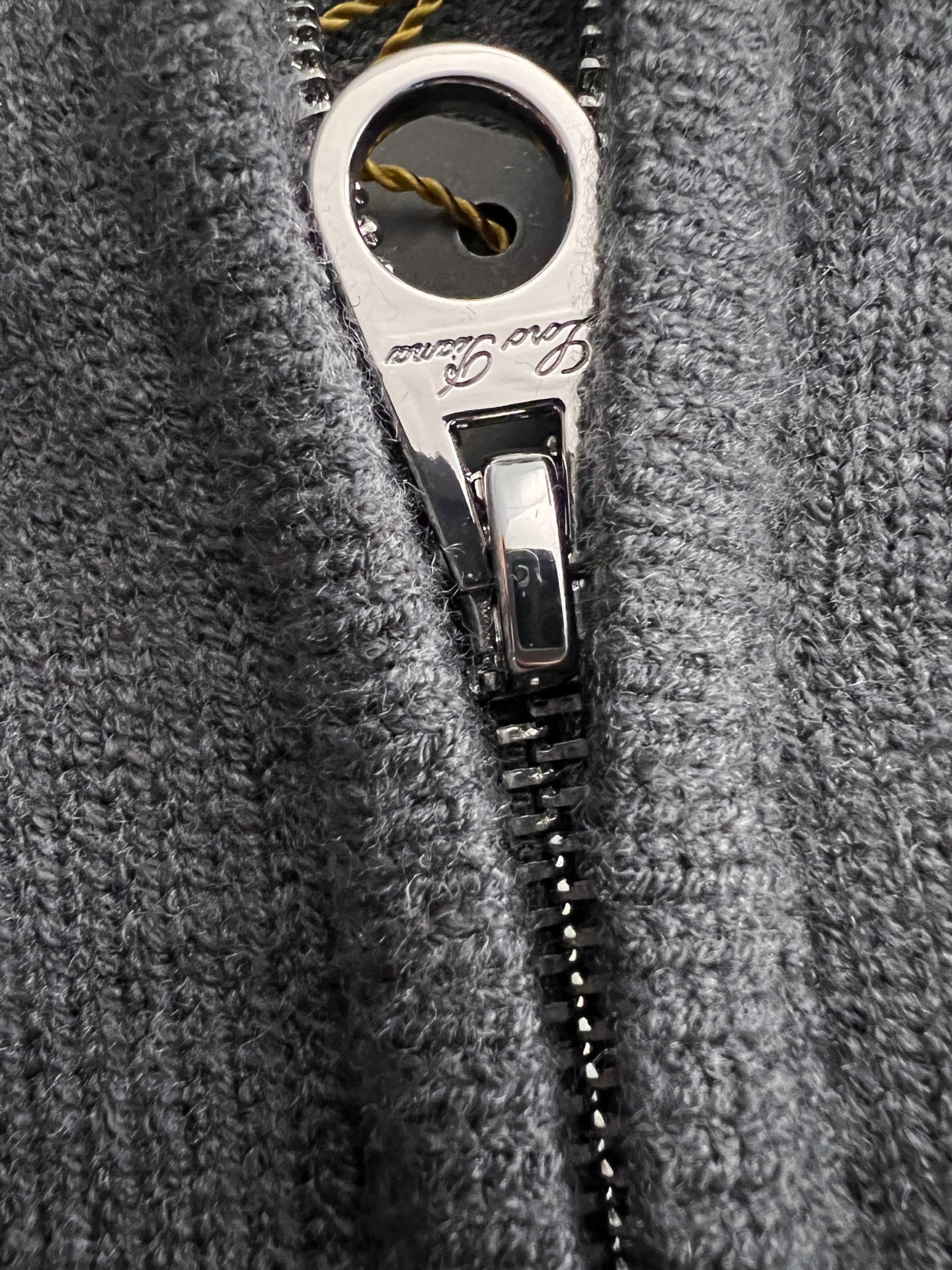 🌾lP🆕🌟秋冬新款男女同款高克重针织羊毛开衫，配色标识条纹工艺设计！钩织标识条纹修饰，设计经典配色钩织设