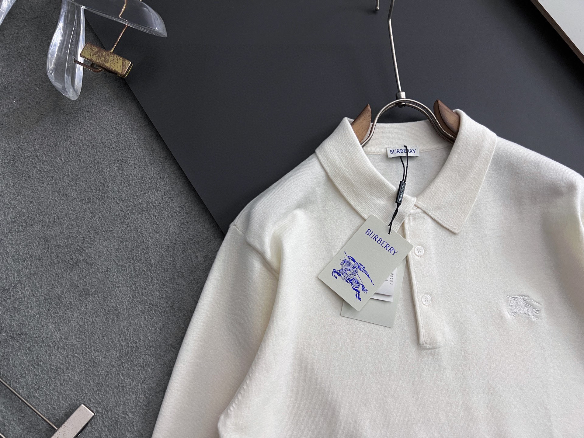 🌾Bur*·🌟25FW秋冬打底翻领毛衣！高品质意大利进口面料，高密度针织，百搭毛衣，内搭衬衫都帅气十足！