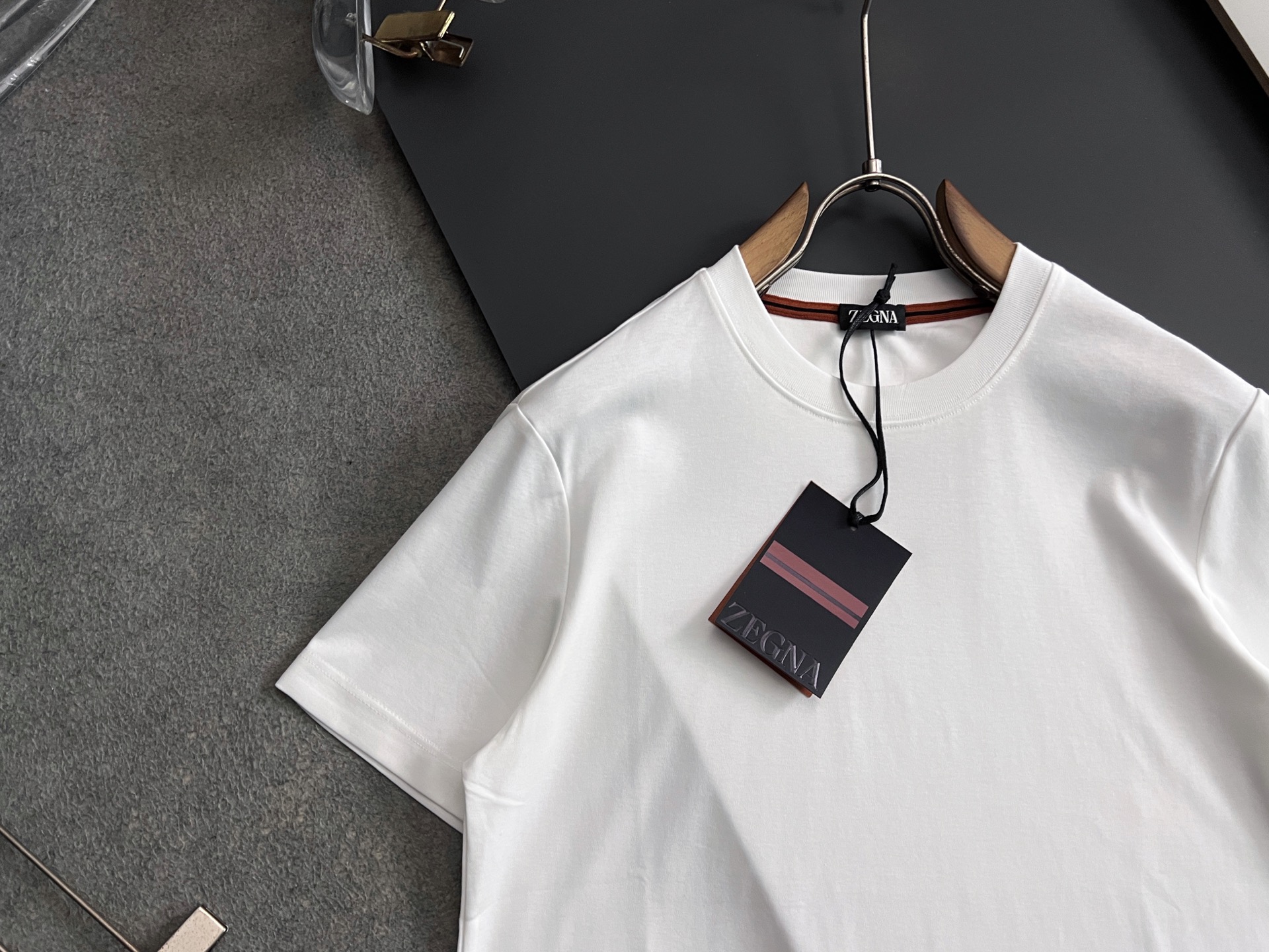 🌾Zegn*、双股丝光绝佳高品质进口牛奶丝T恤，渠道正品进口，定制丝光、特级面料，亲肤性绝佳，细节极致完