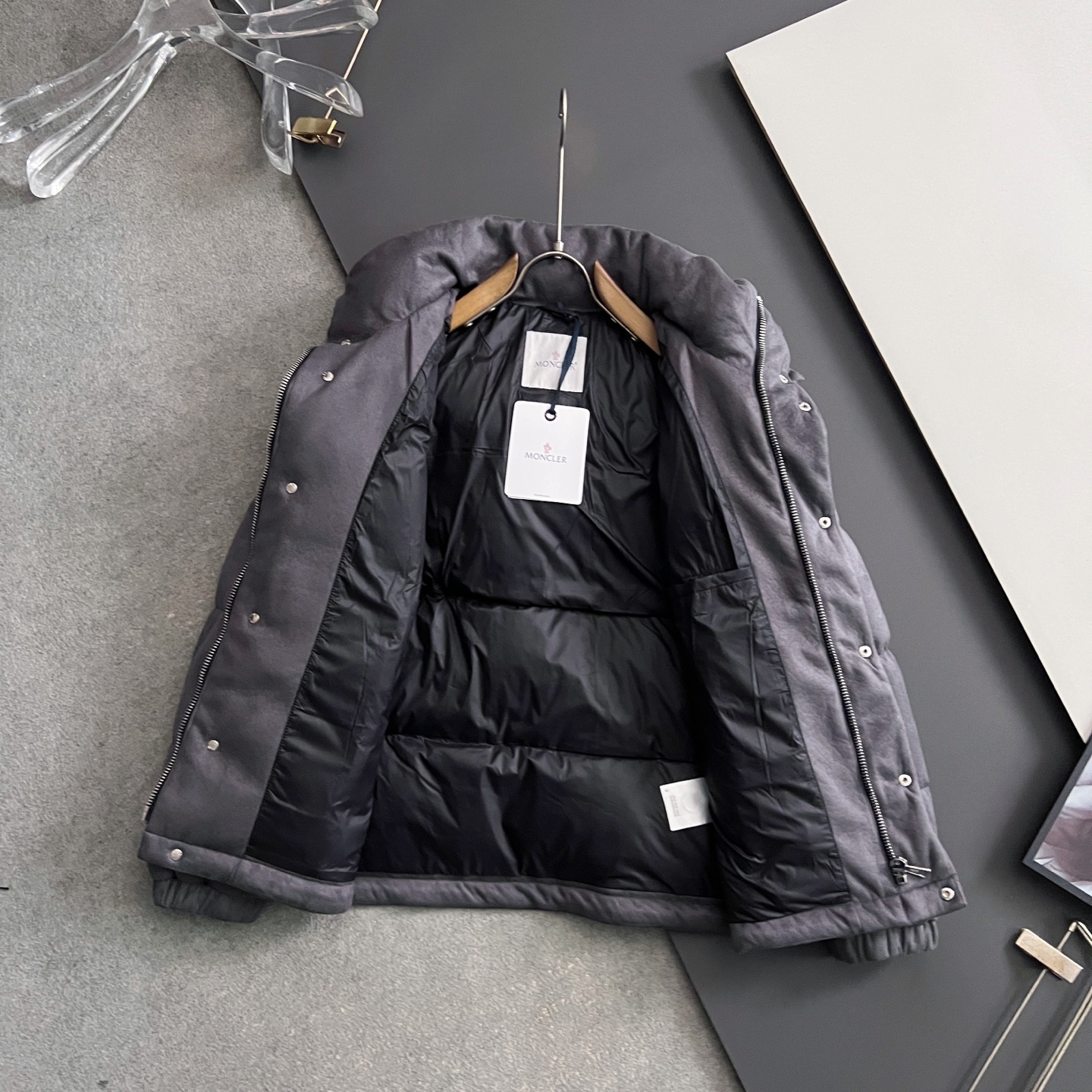 🌾Moncle*、2025秋冬新款羽绒服 原版1:1订制五金配件全进口原版定制 欢迎专柜对比 绝对的高品
