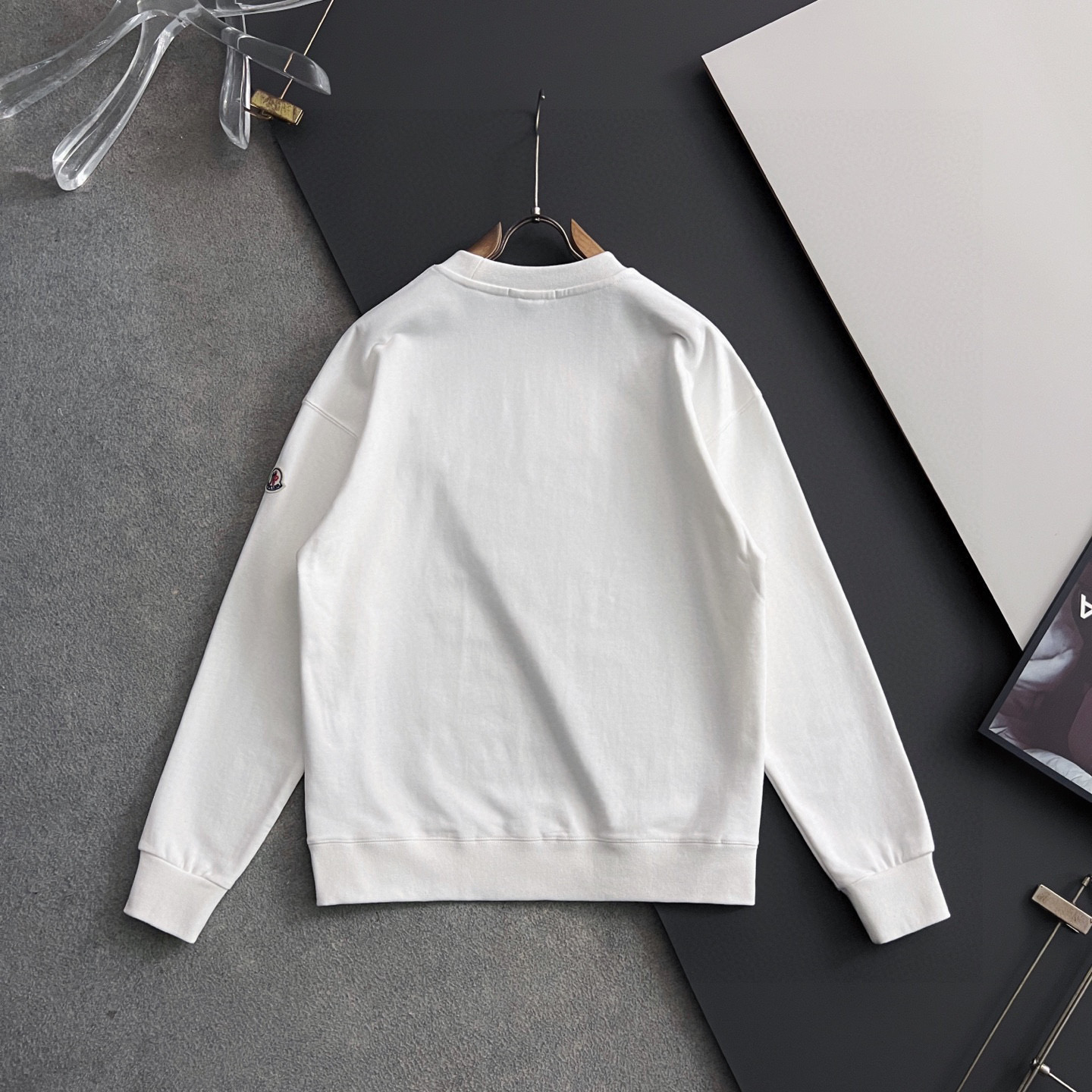 🌾Moncle*！🌟独家 高端定制。 15年专业卫衣，无论是面料上还是版型上都是完美越级，精美工艺圆领款