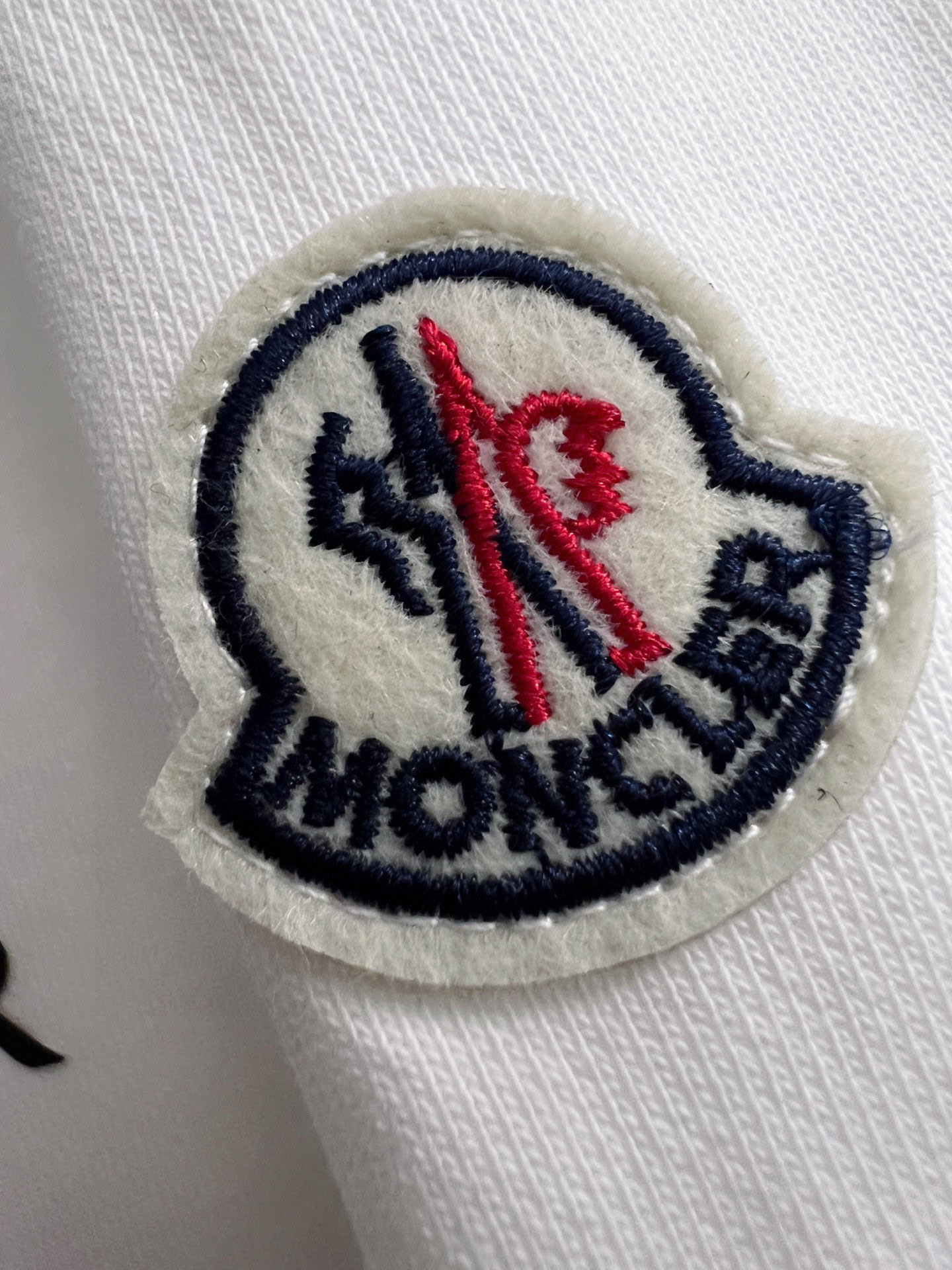 🌾Moncle*！🌟独家 高端定制。 15年专业卫衣，无论是面料上还是版型上都是完美越级，精美工艺圆领款