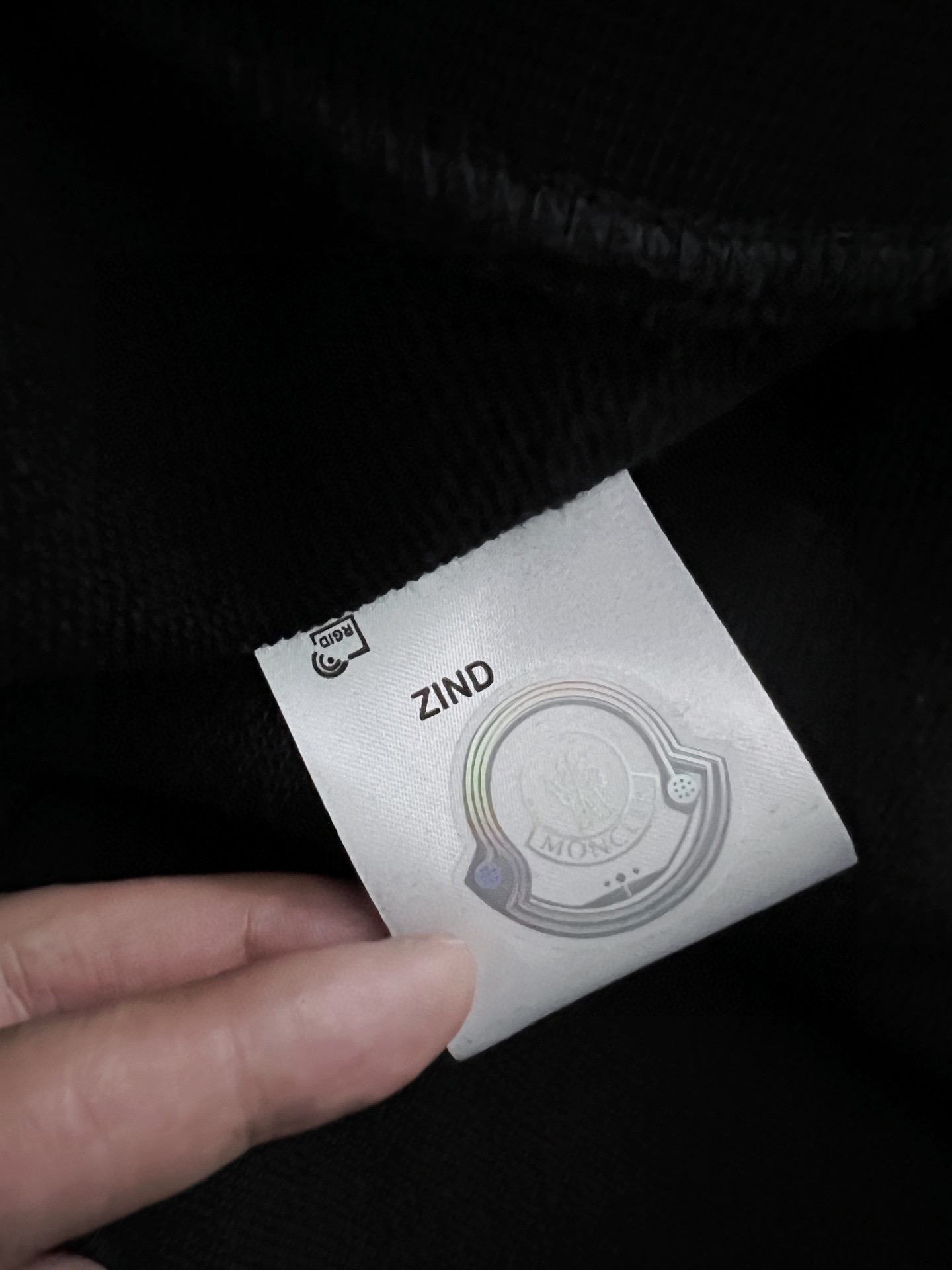 🌾Moncle*！🌟独家 高端定制。 15年专业卫衣，无论是面料上还是版型上都是完美越级，精美工艺圆领款