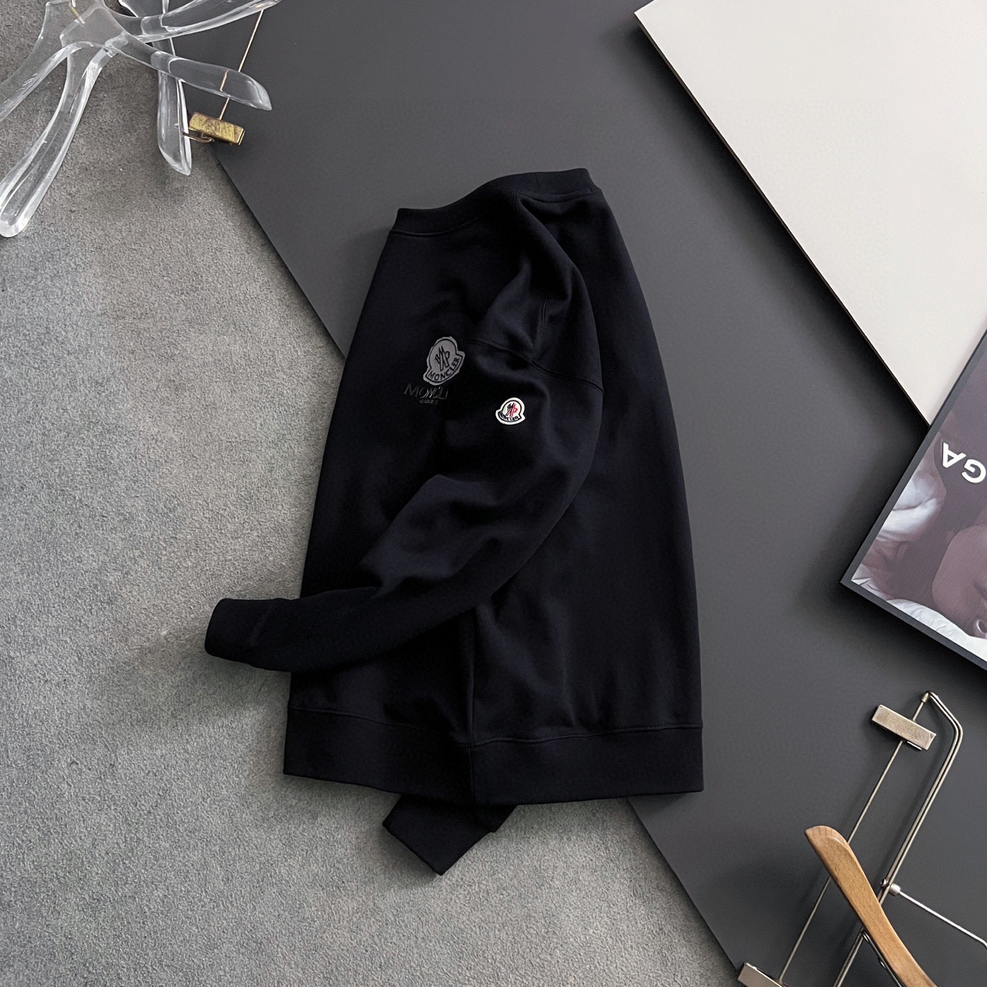 🌾Moncle*！🌟独家 高端定制。 15年专业卫衣，无论是面料上还是版型上都是完美越级，精美工艺圆领款