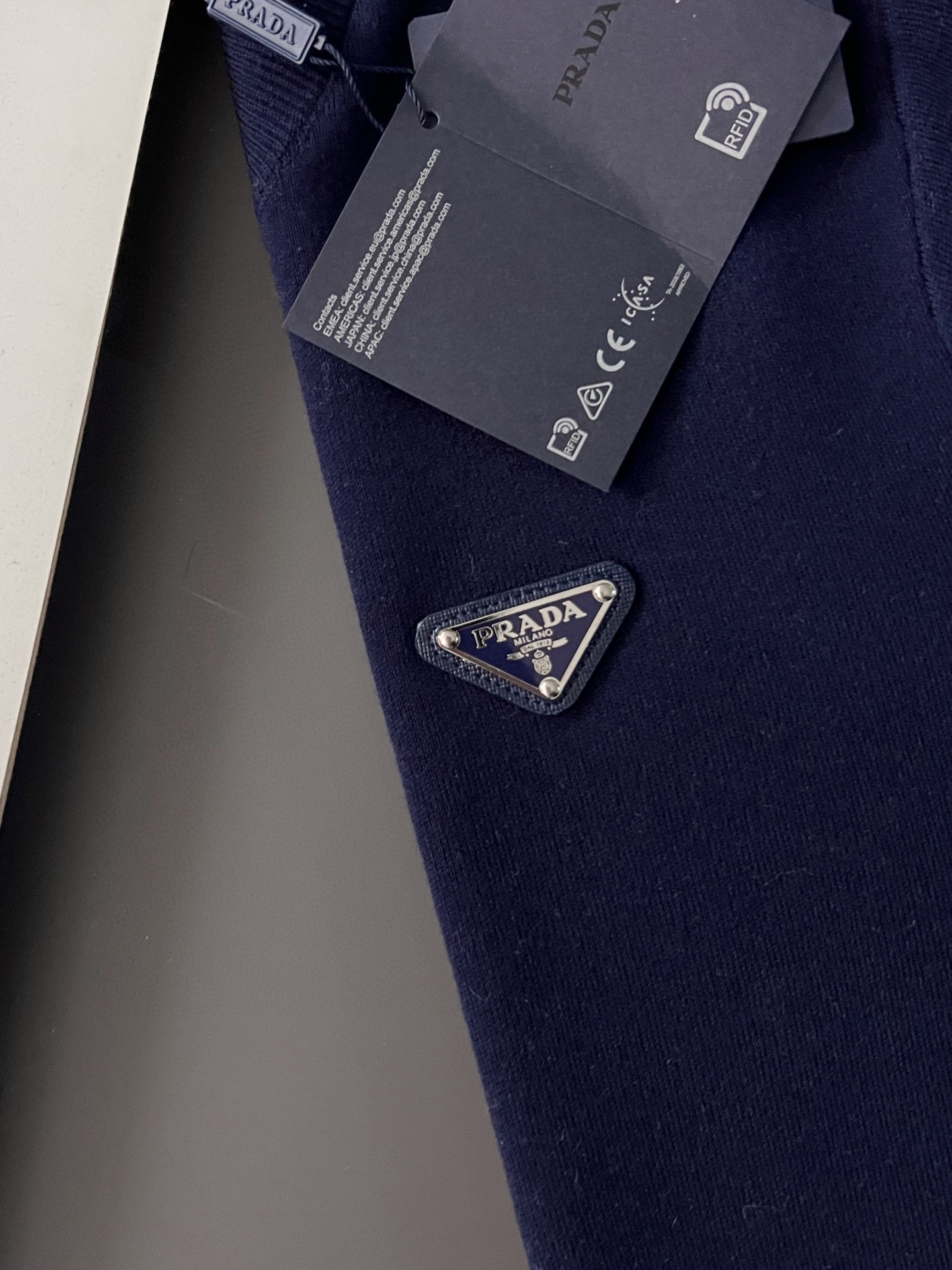 🌾Prad*🌟25最爆打底衫款3羊毛高密针织毛衣，天丝羊毛贴身亲肤触感一点也不会扎身，袖中口补丁修饰，中