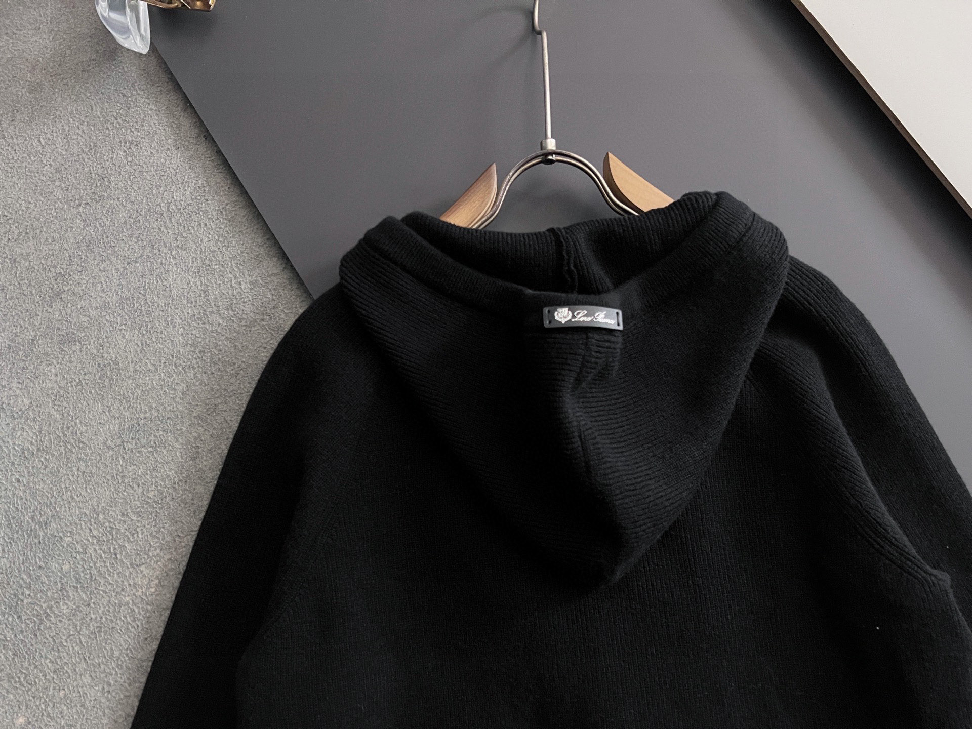 🌾lP🆕*顶级版🌟爆款秋冬羊绒衫绵羊毛100%），配色标识工艺设计！钩织标识条纹修饰，设计经典配色钩织设