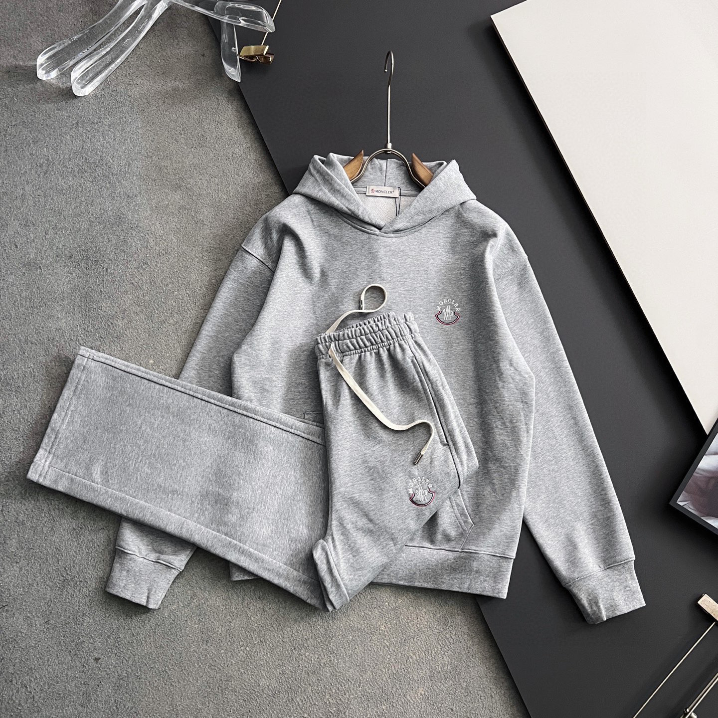 🌾套装Moncle*🌟｜2026独家定制开春春款380g休闲卫衣套装（穿上去还不臃肿） 不缩水，无尘，黑